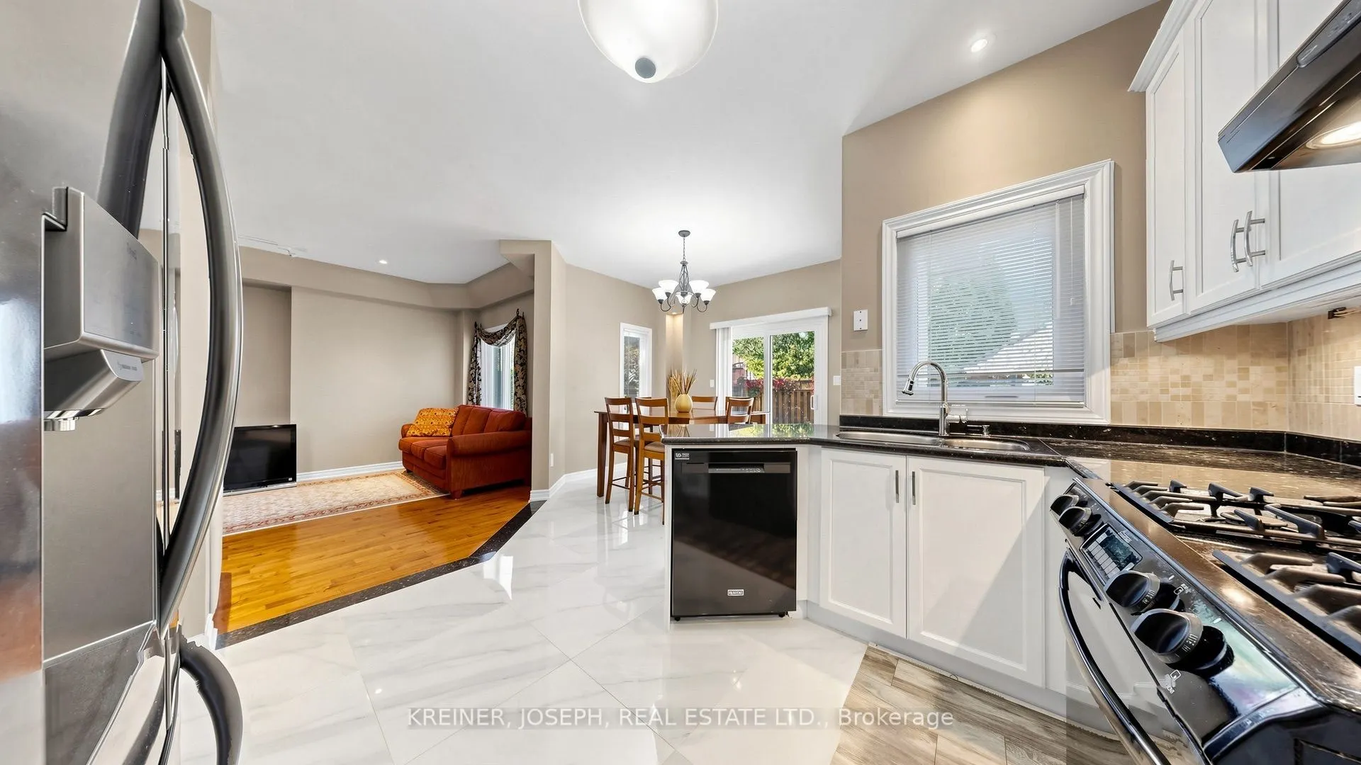 102 Mojave Crescent