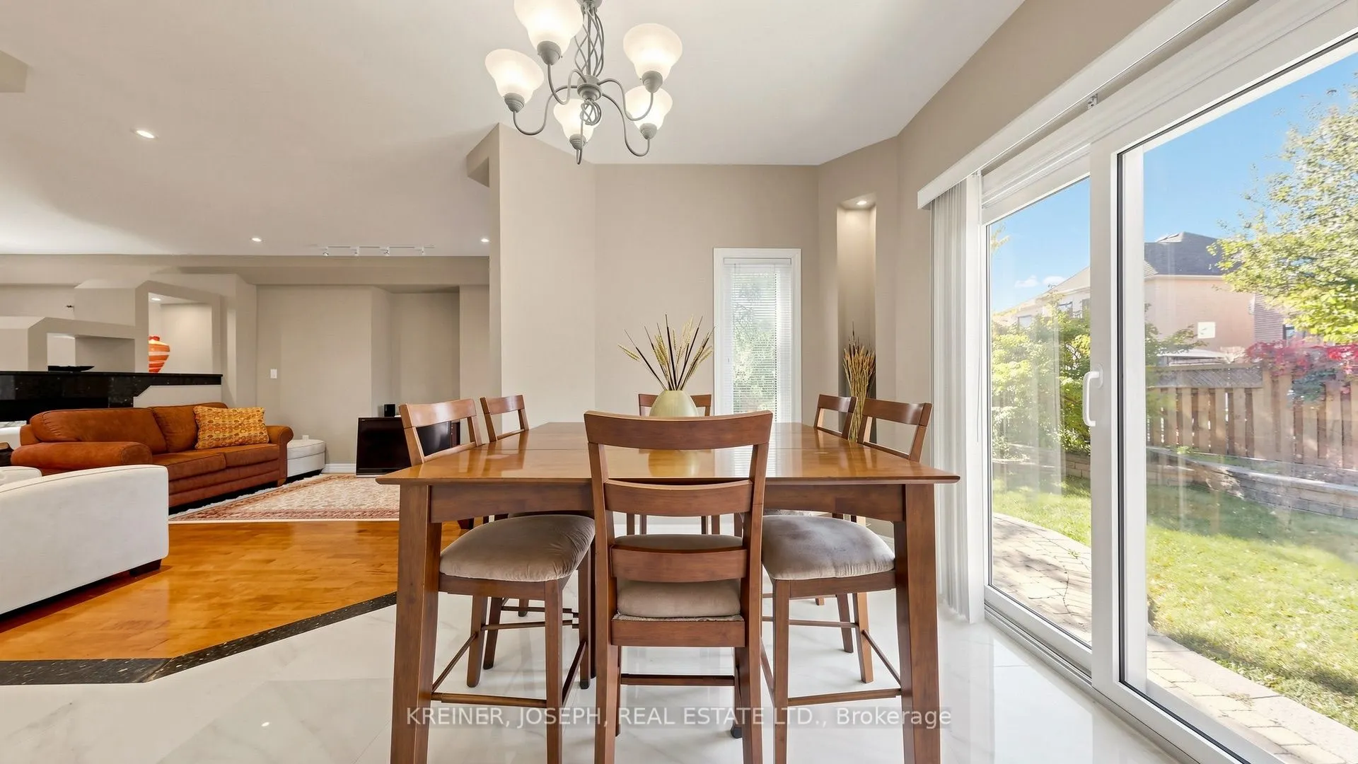 102 Mojave Crescent