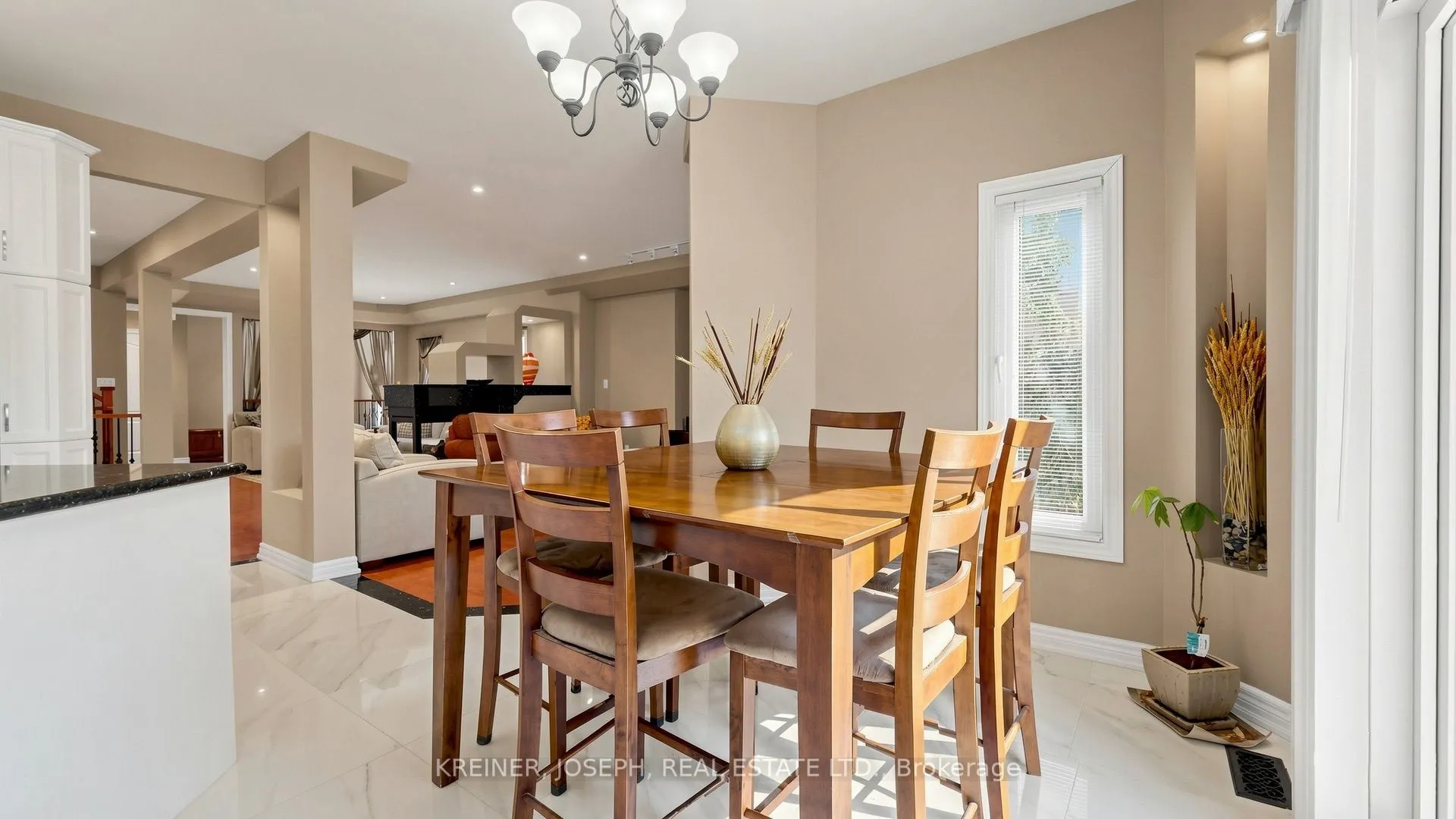 102 Mojave Crescent