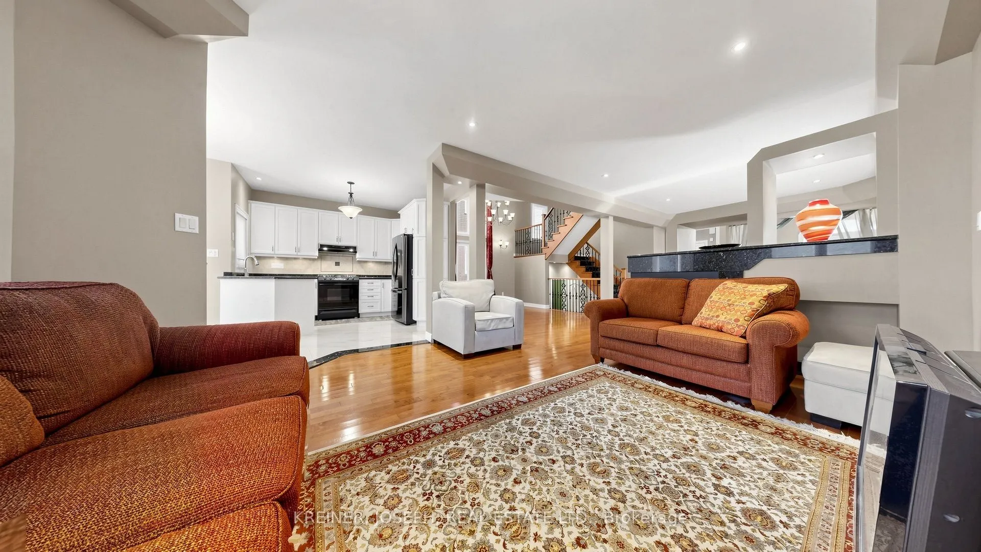 102 Mojave Crescent