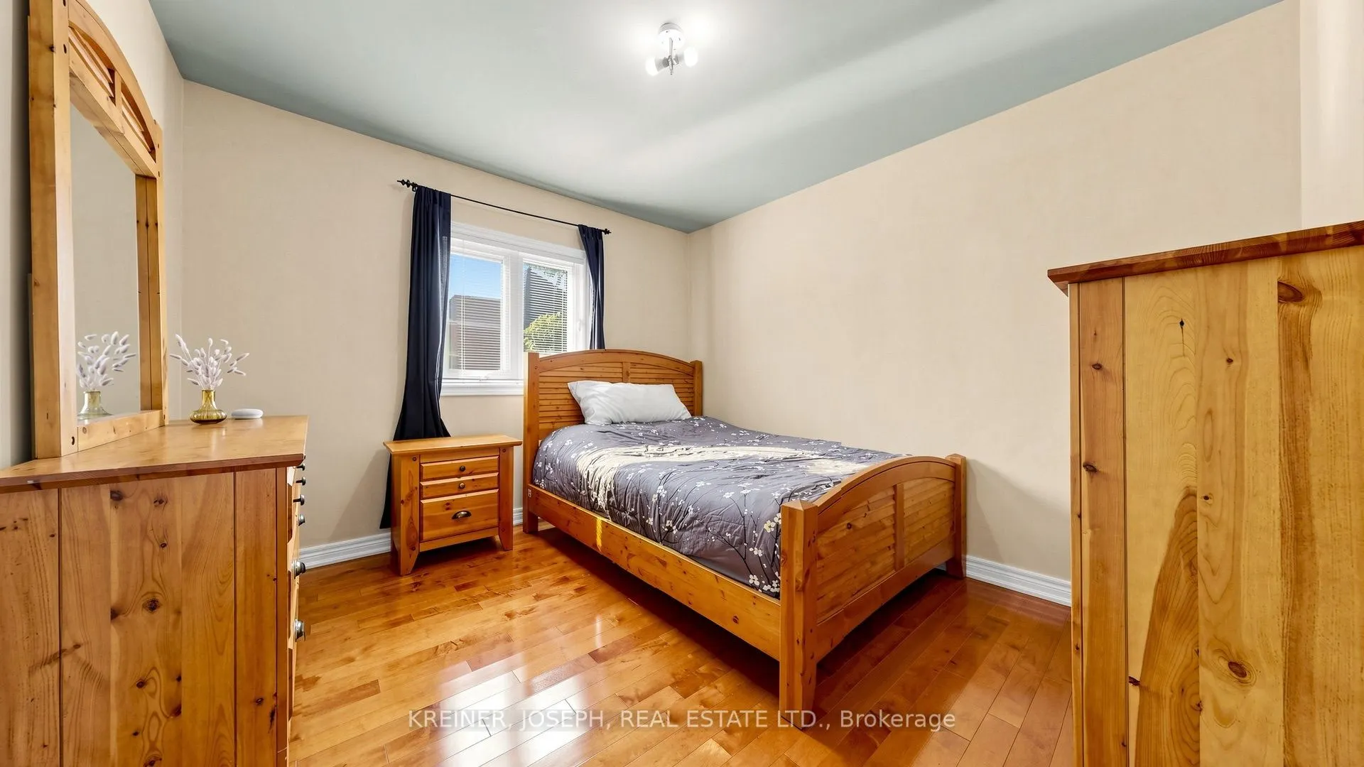 102 Mojave Crescent