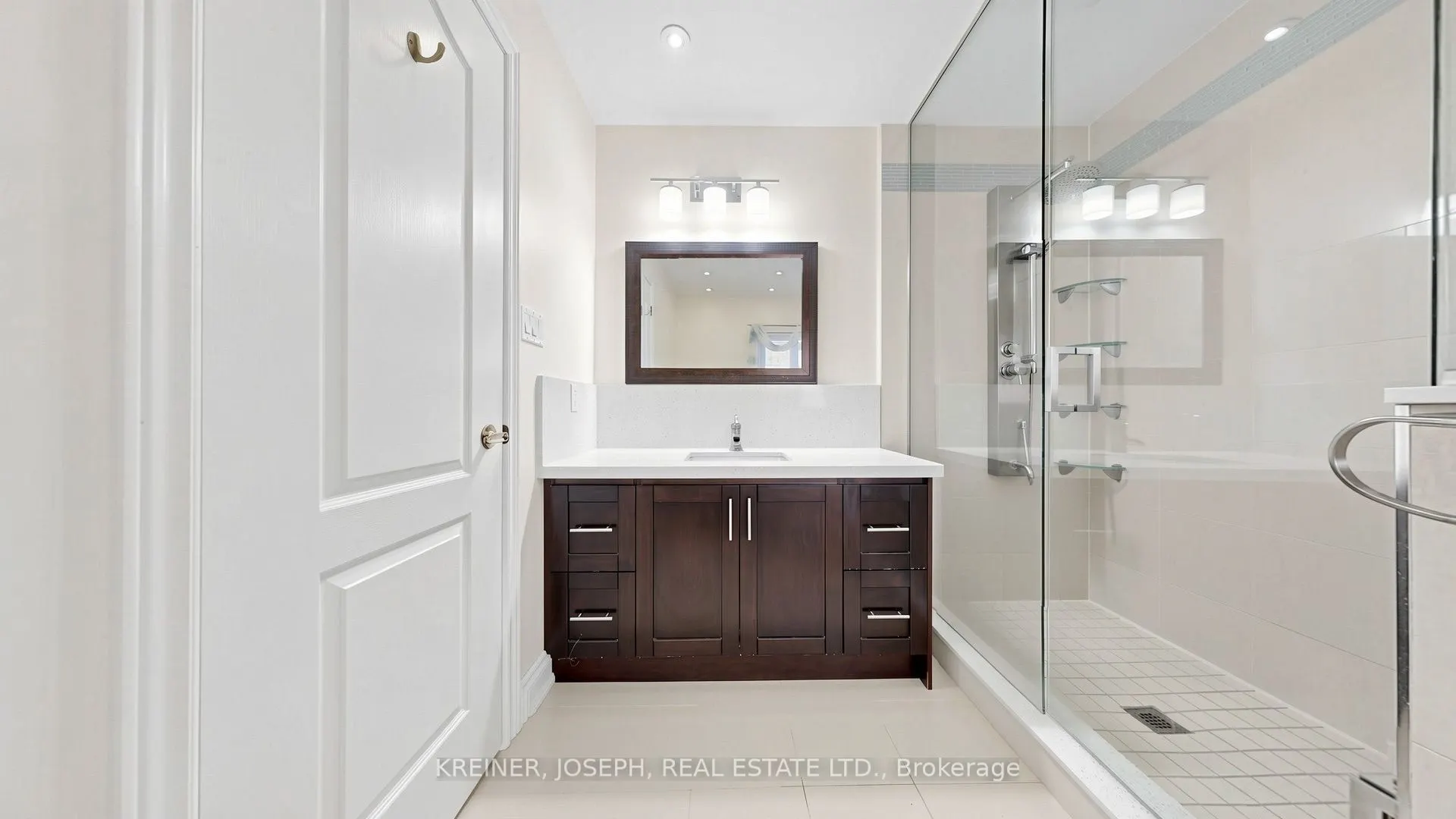 102 Mojave Crescent