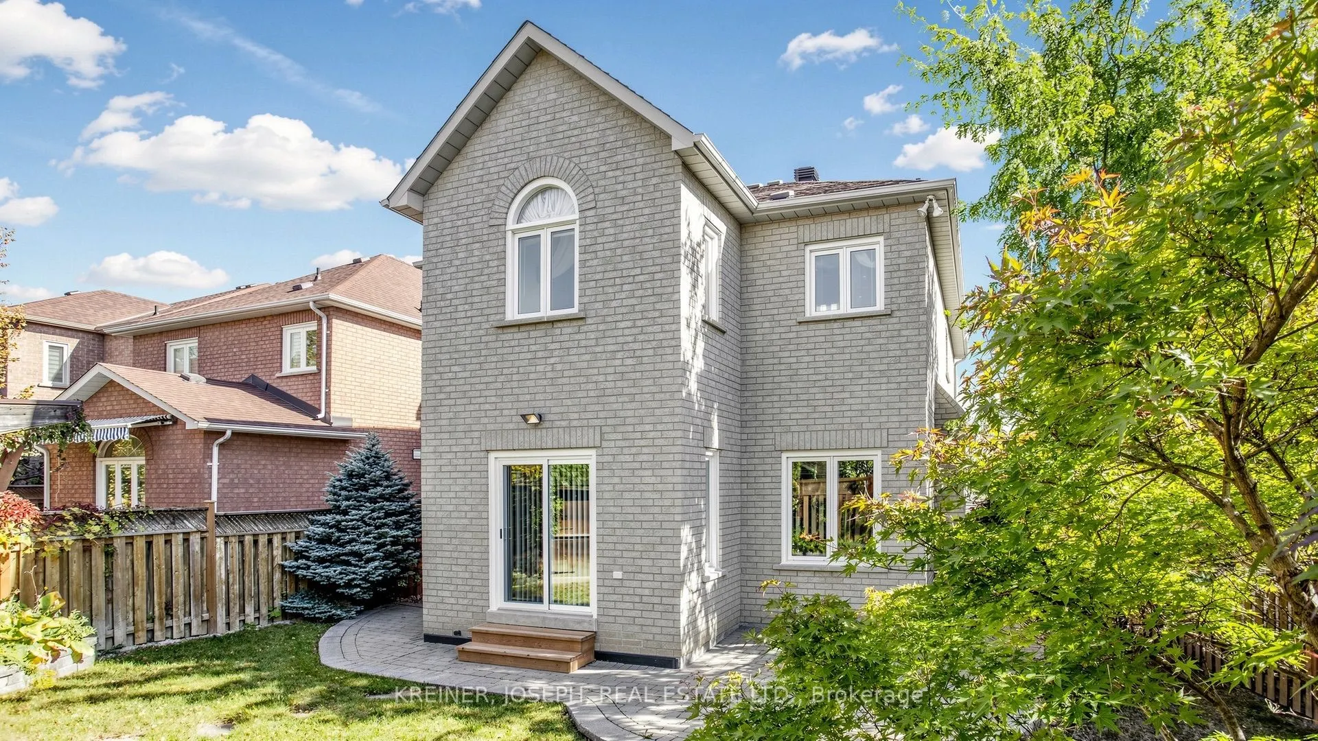 102 Mojave Crescent