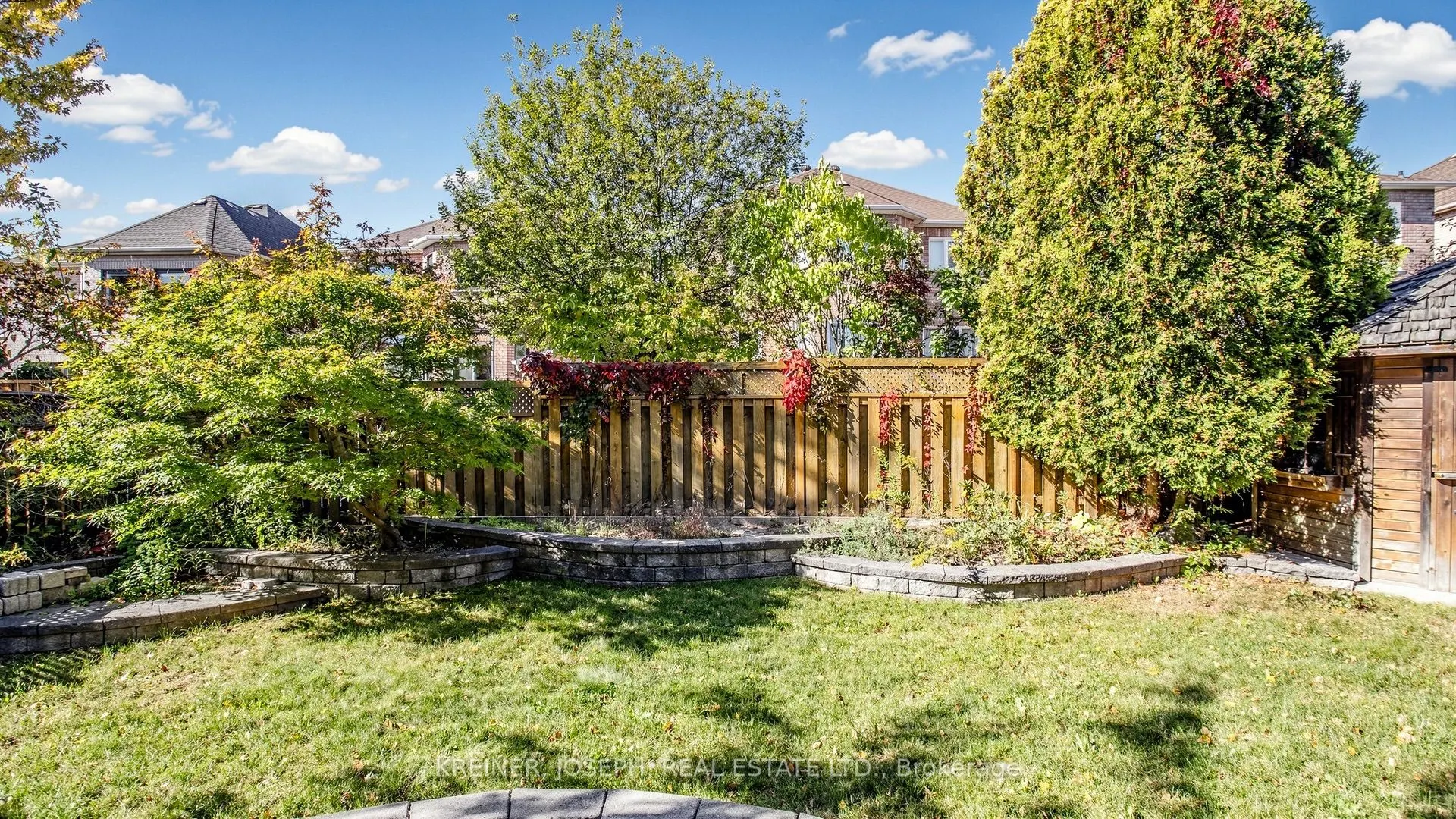102 Mojave Crescent