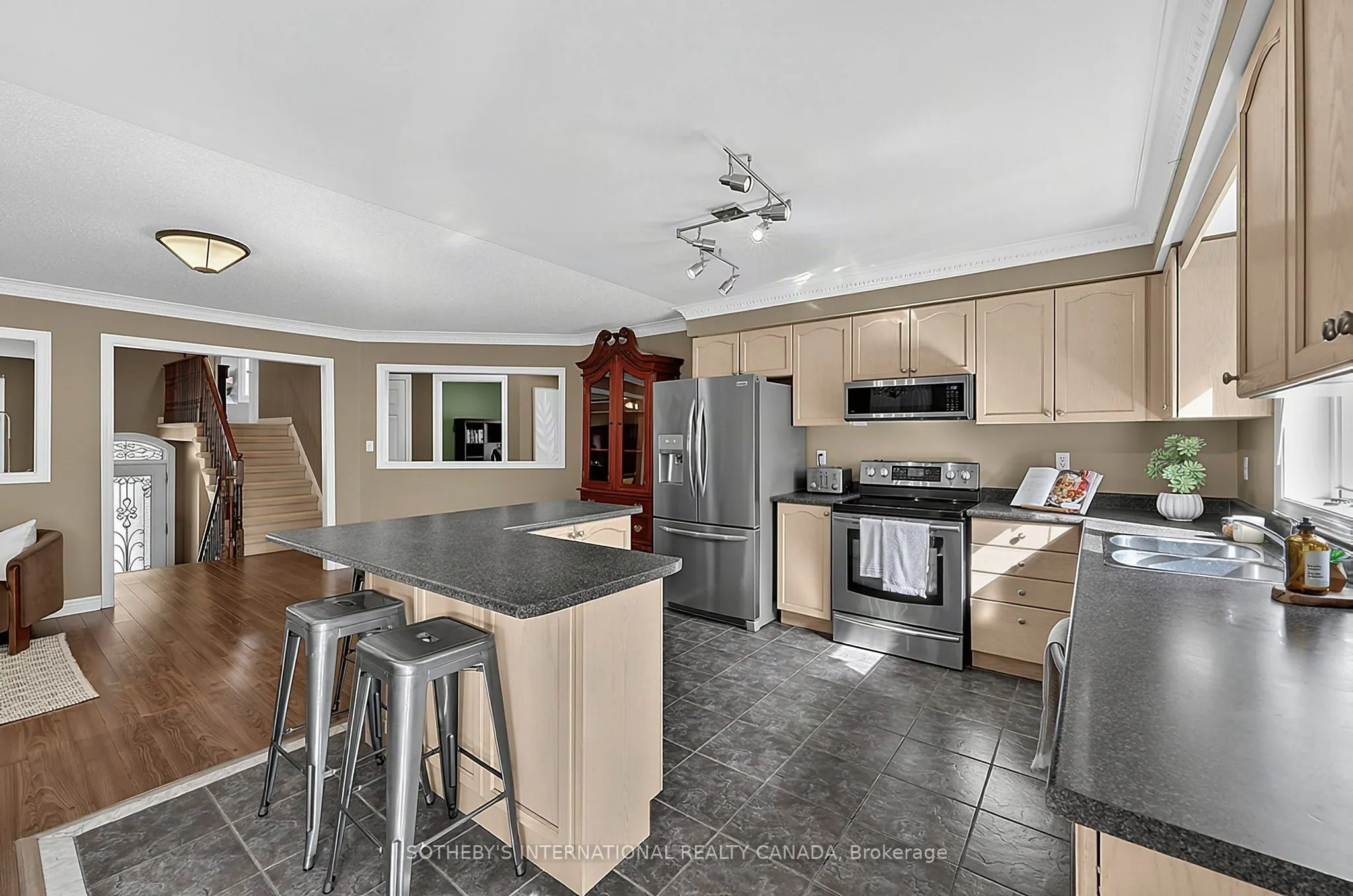 4 Brecken Drive