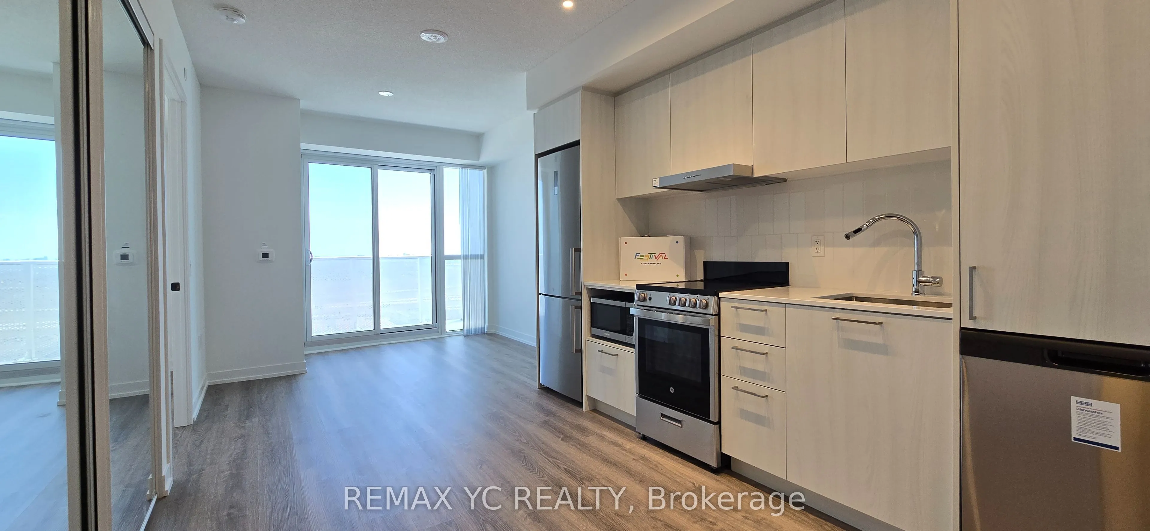 195 Commerce Street #2805