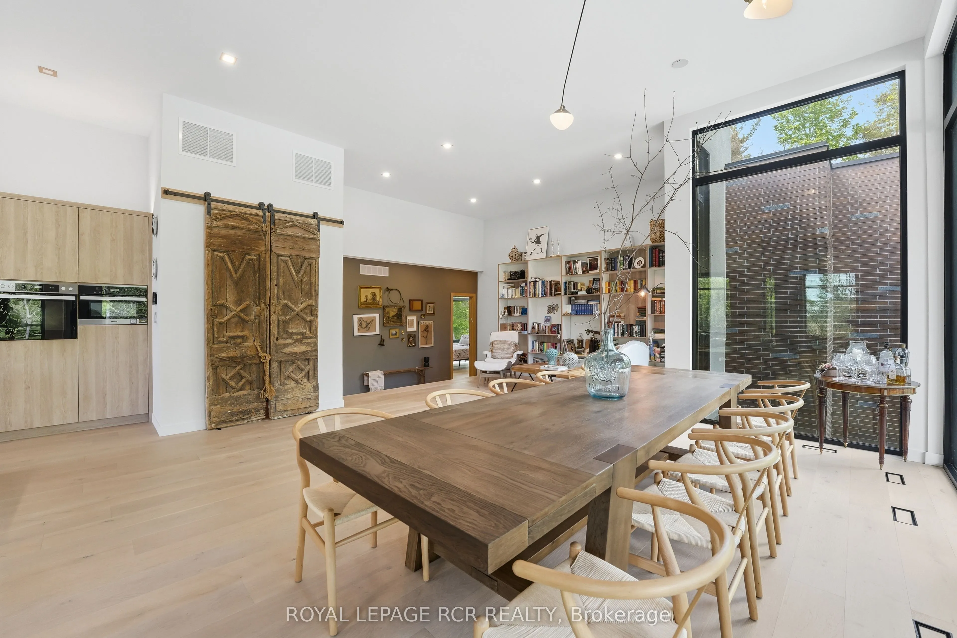 3404 Vivian Road