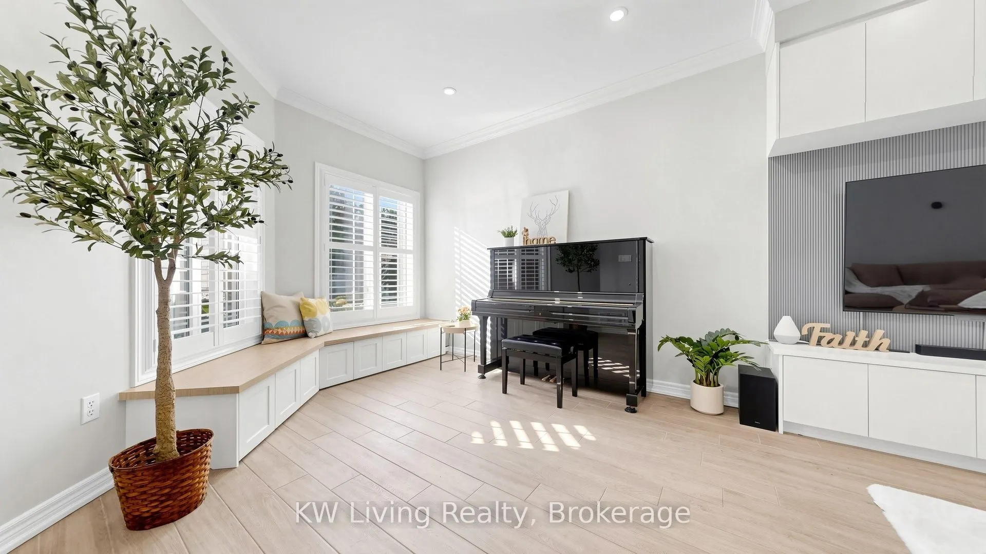 54 Loredana Court
