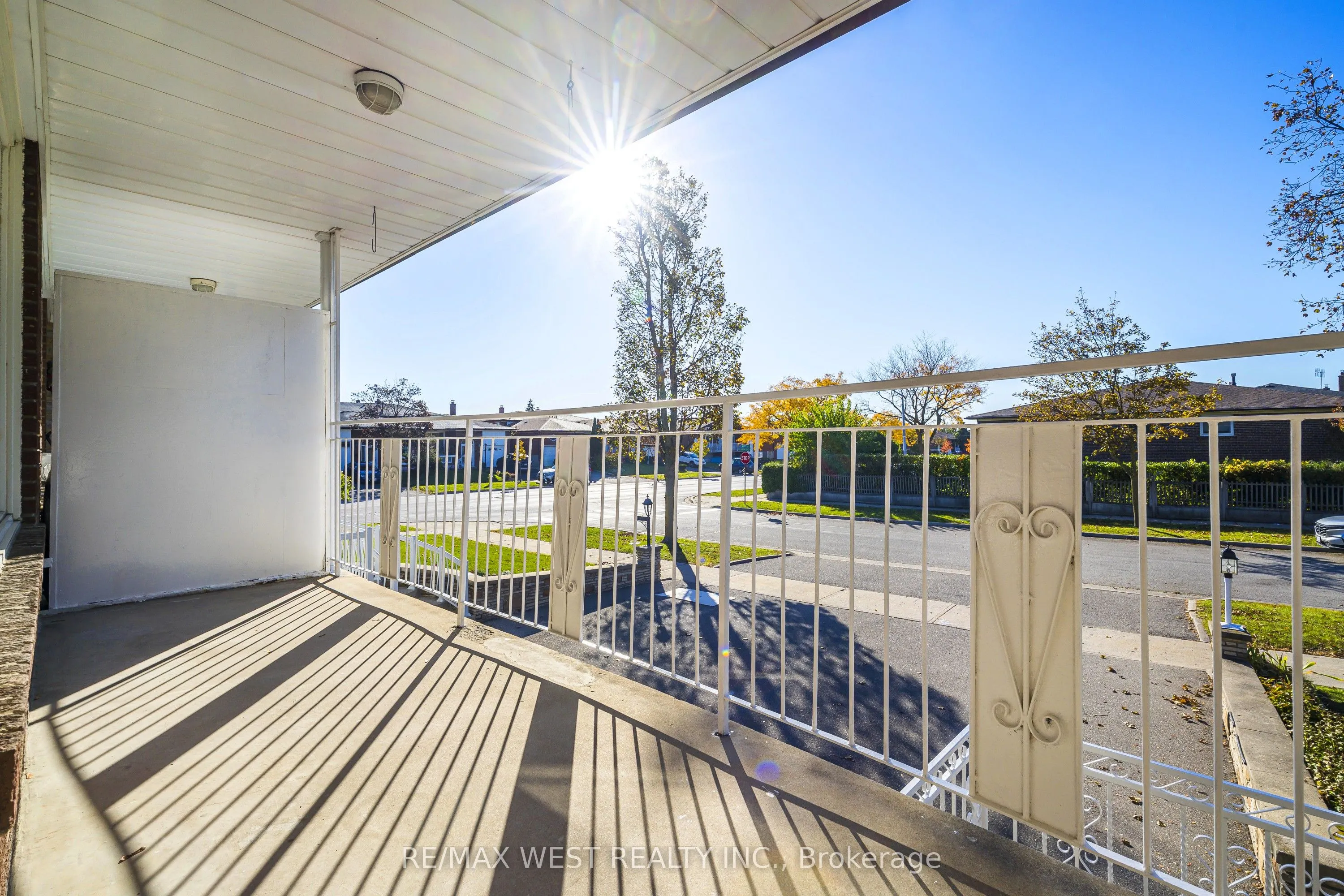 112 Harris Crescent