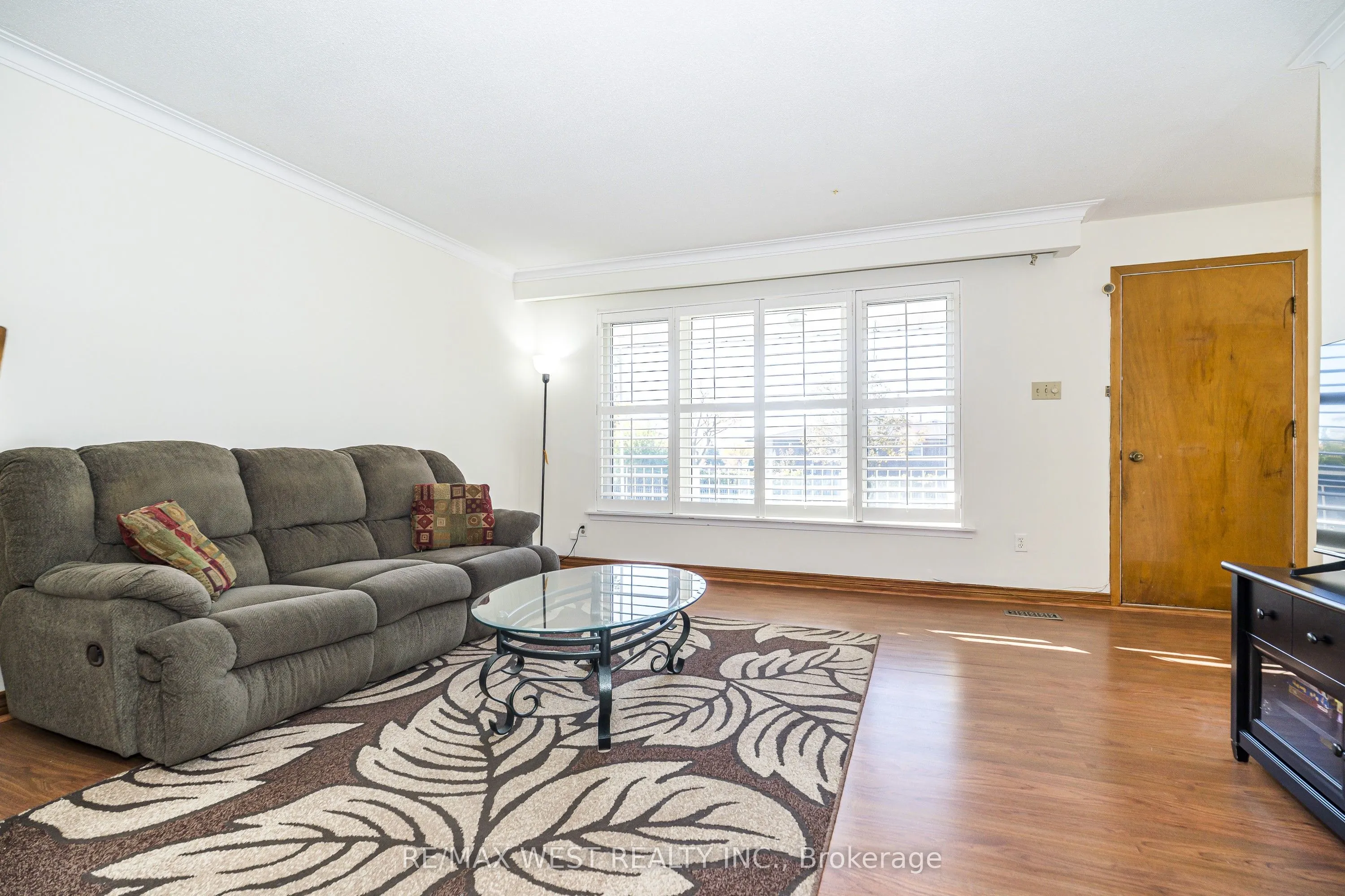 112 Harris Crescent