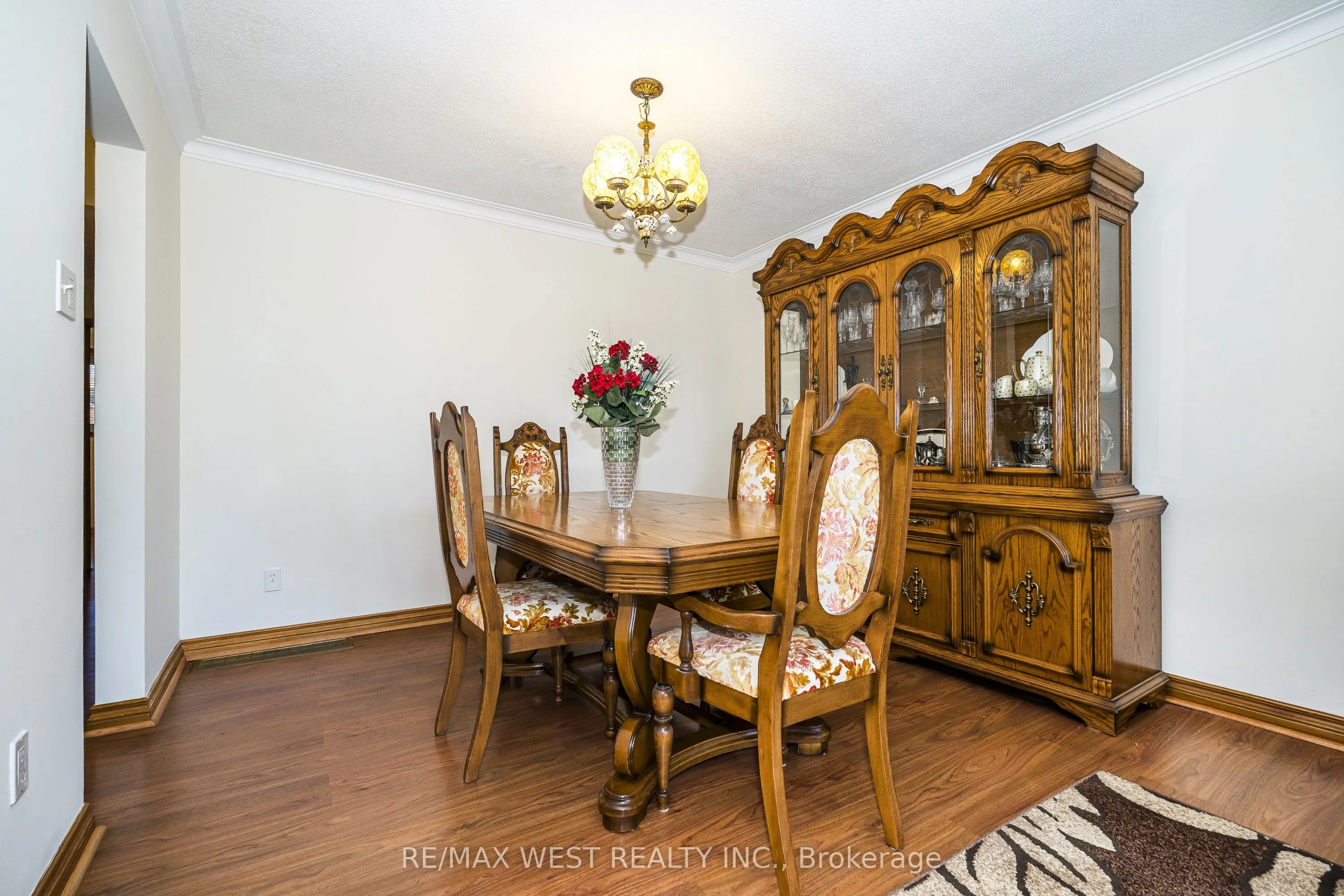 112 Harris Crescent