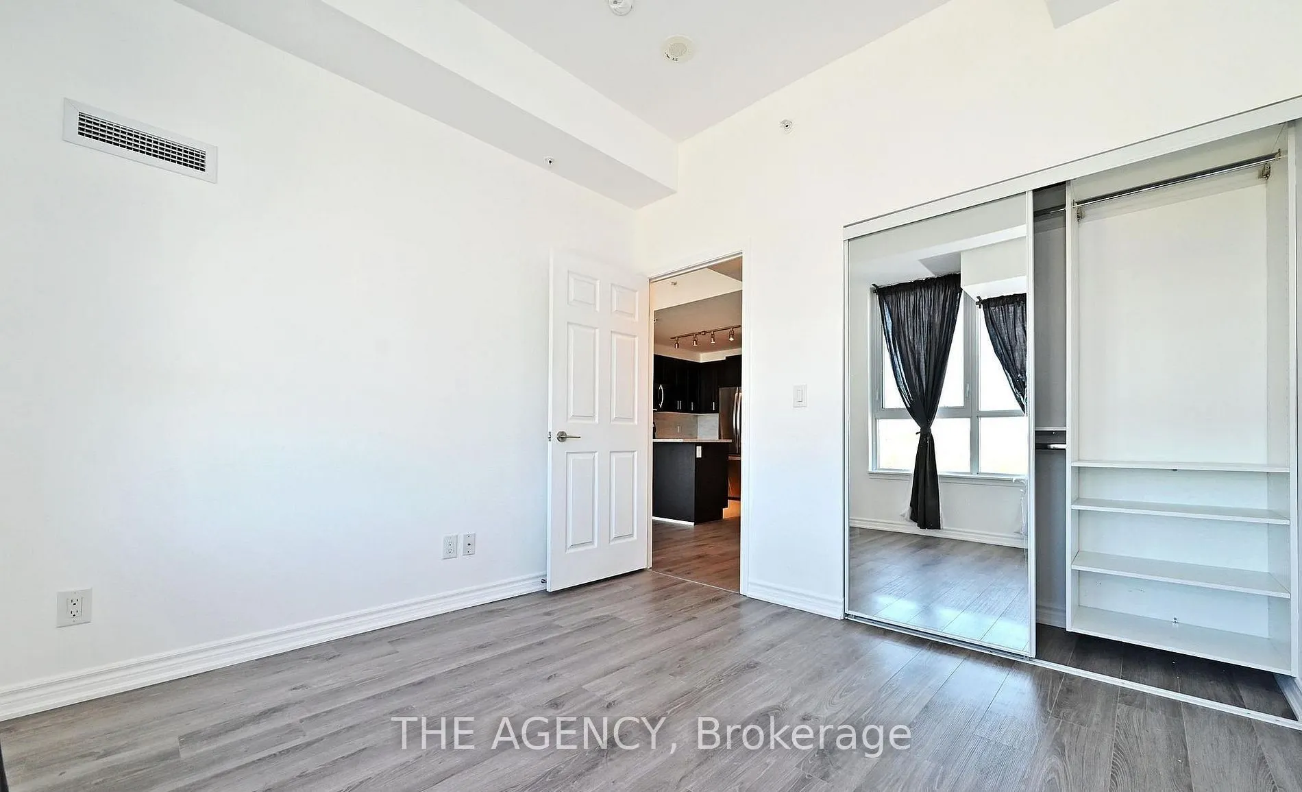 11611 Yonge Street #809