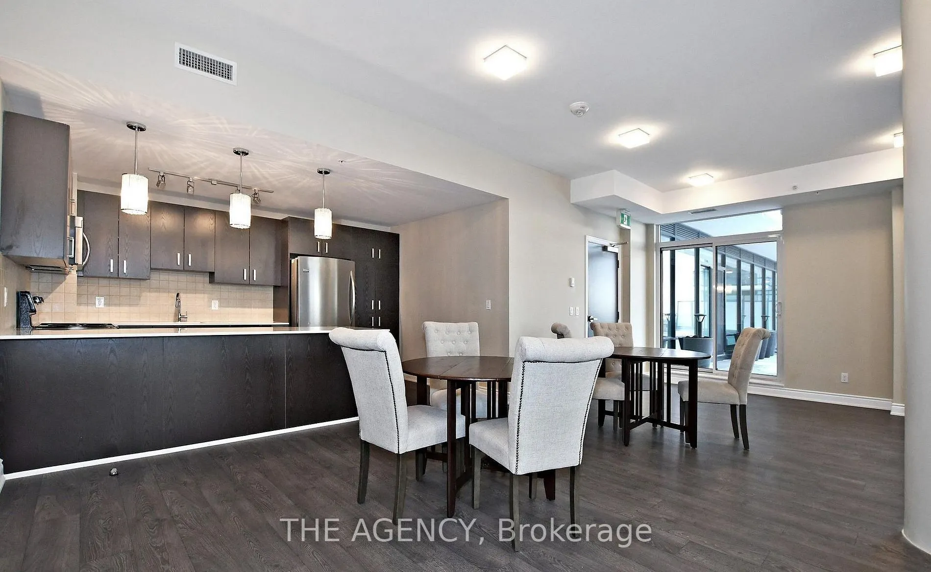 11611 Yonge Street #809