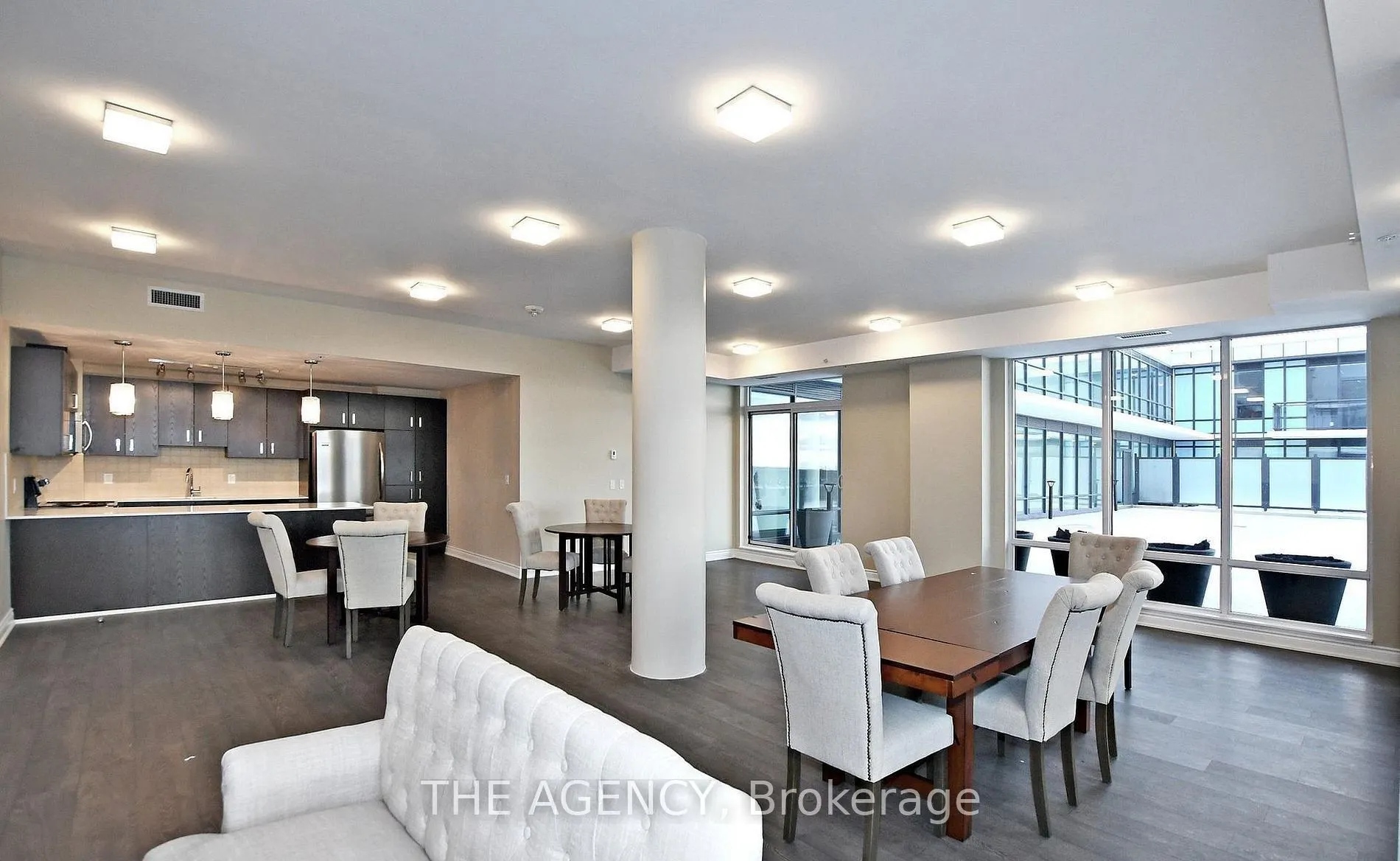 11611 Yonge Street #809