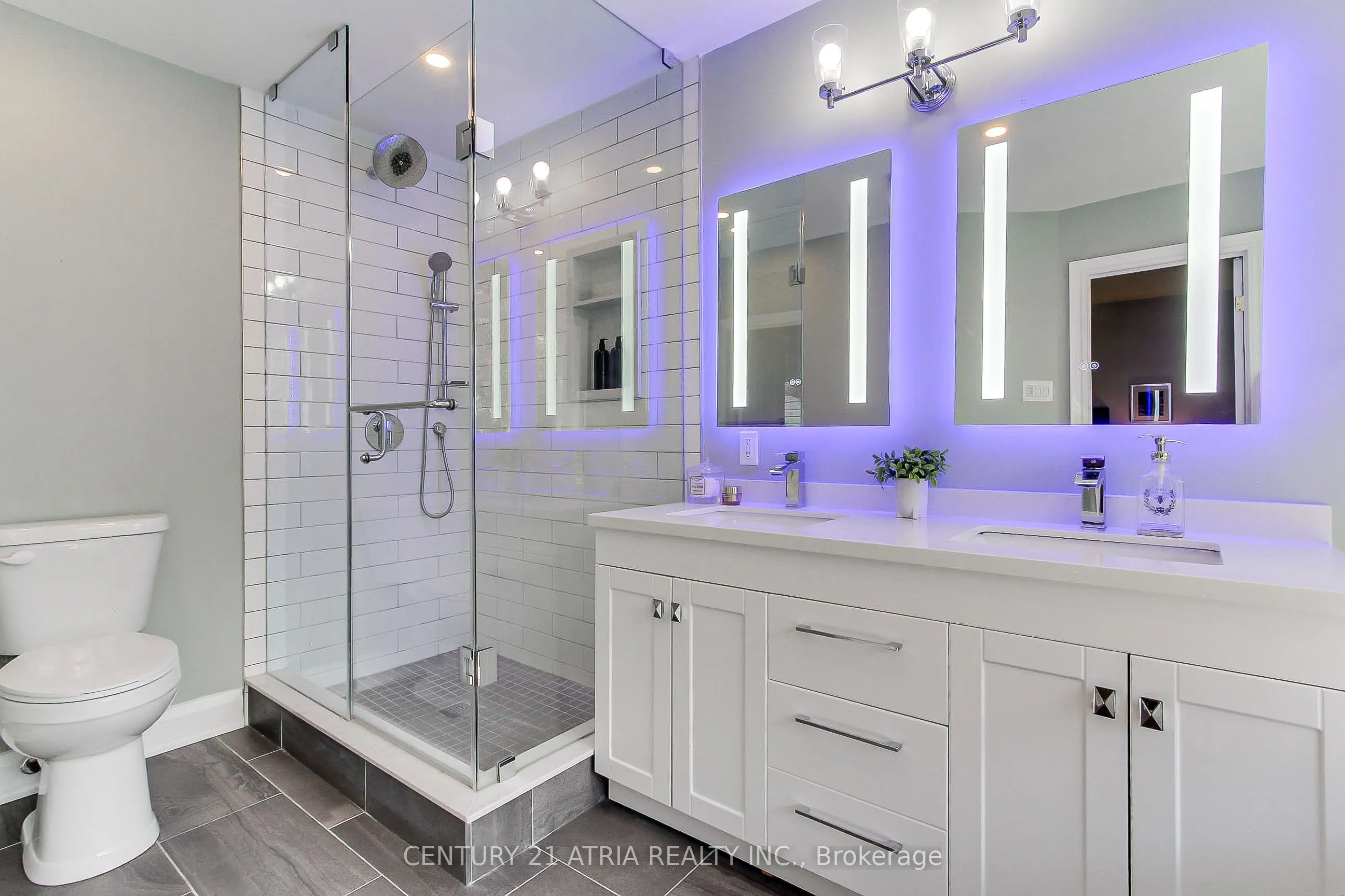 27 Anderson Place #11