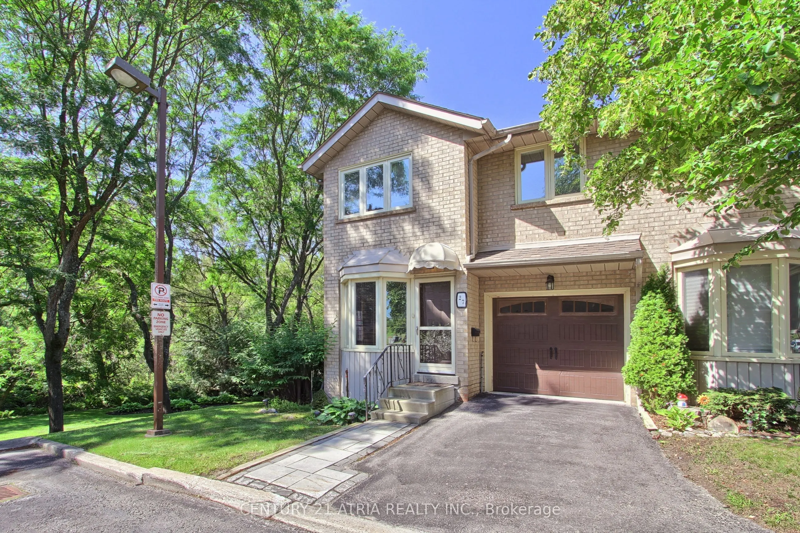 27 Anderson Place #11