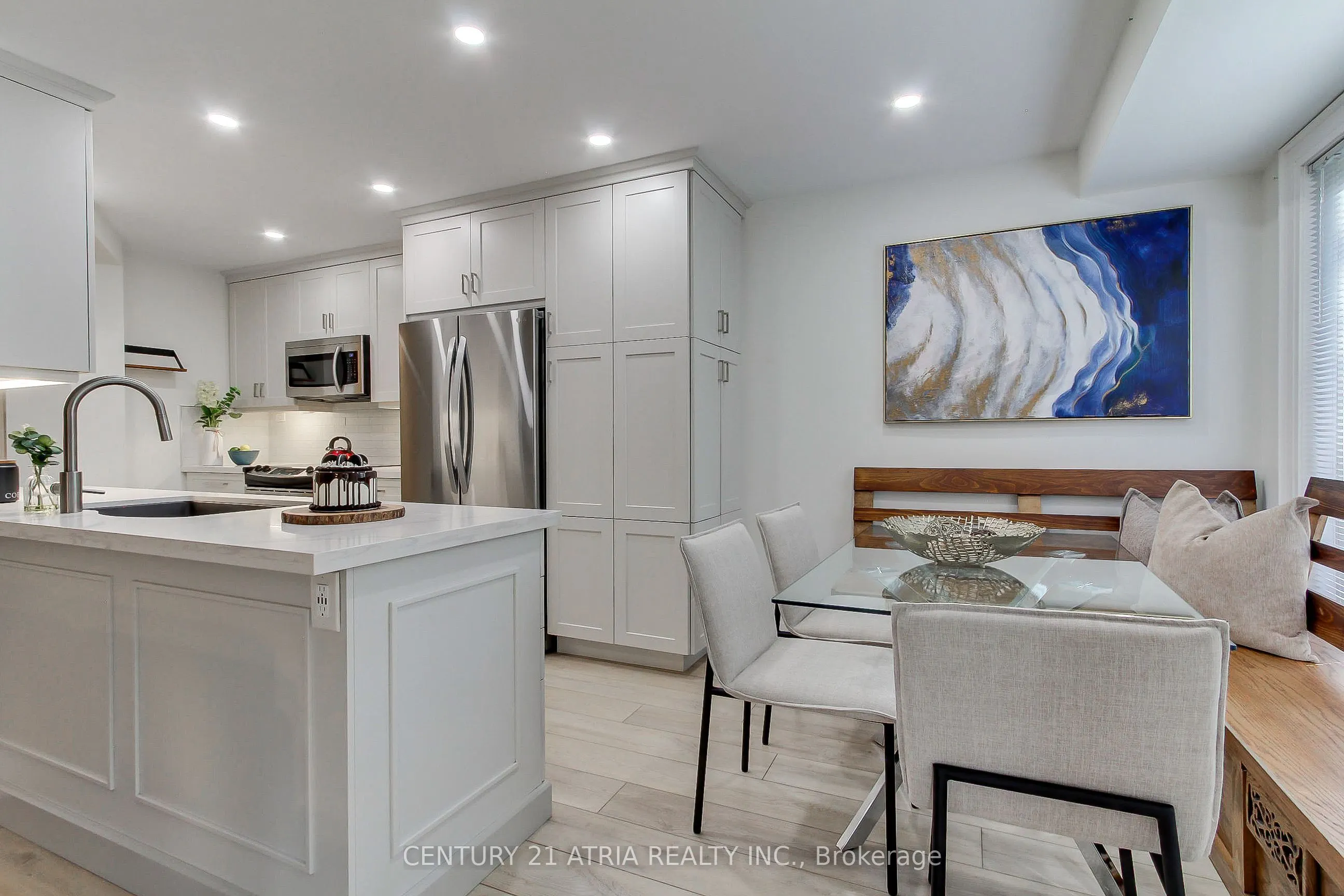 27 Anderson Place #11