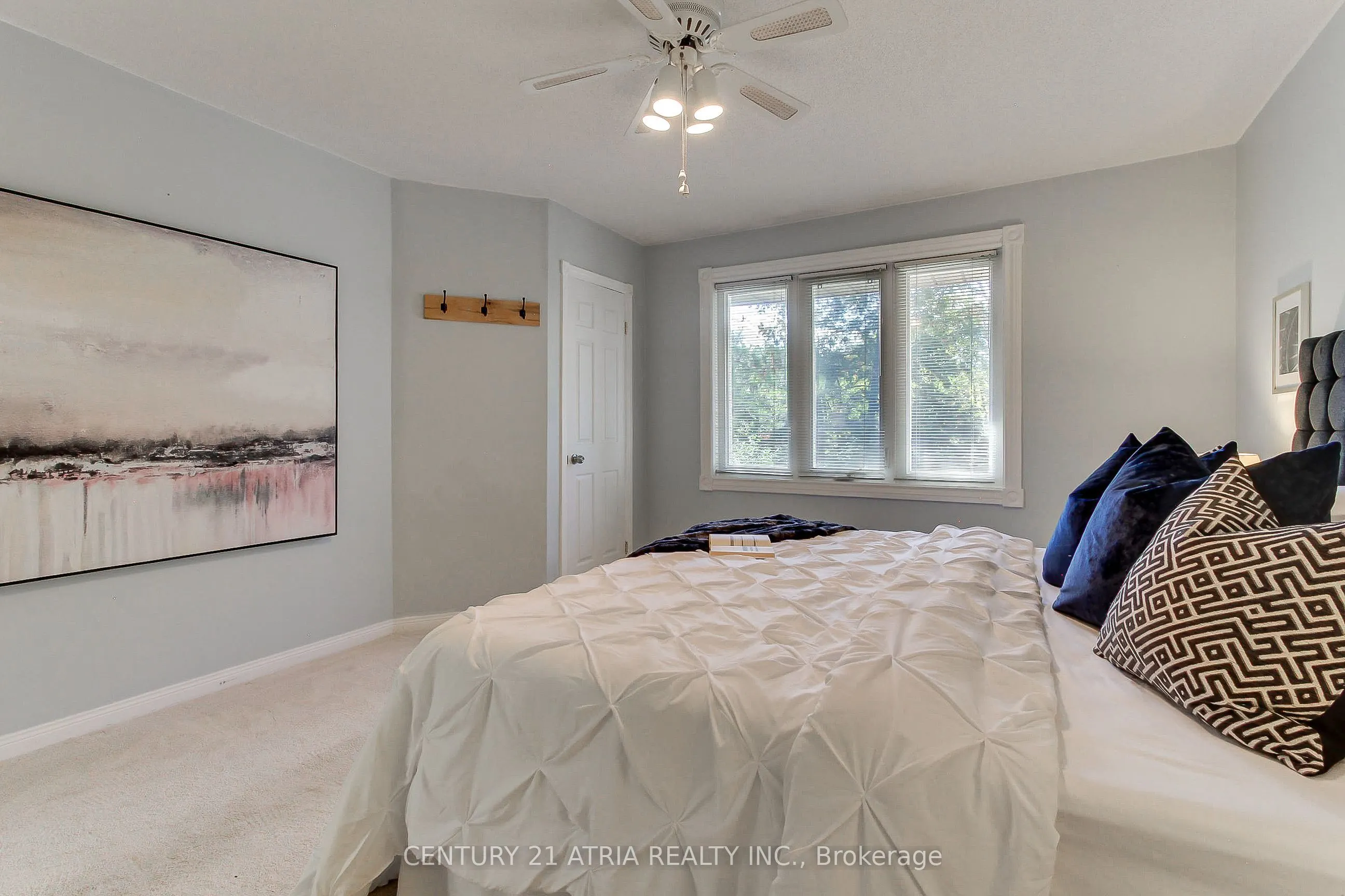 27 Anderson Place #11