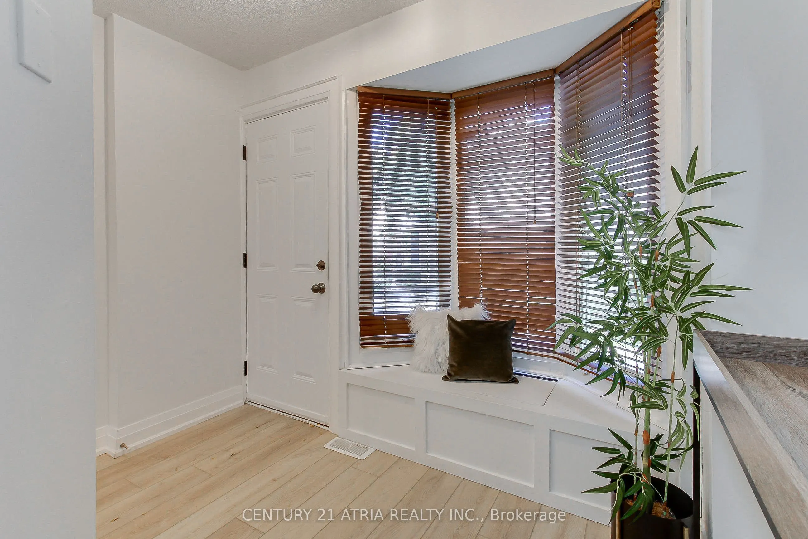 27 Anderson Place #11