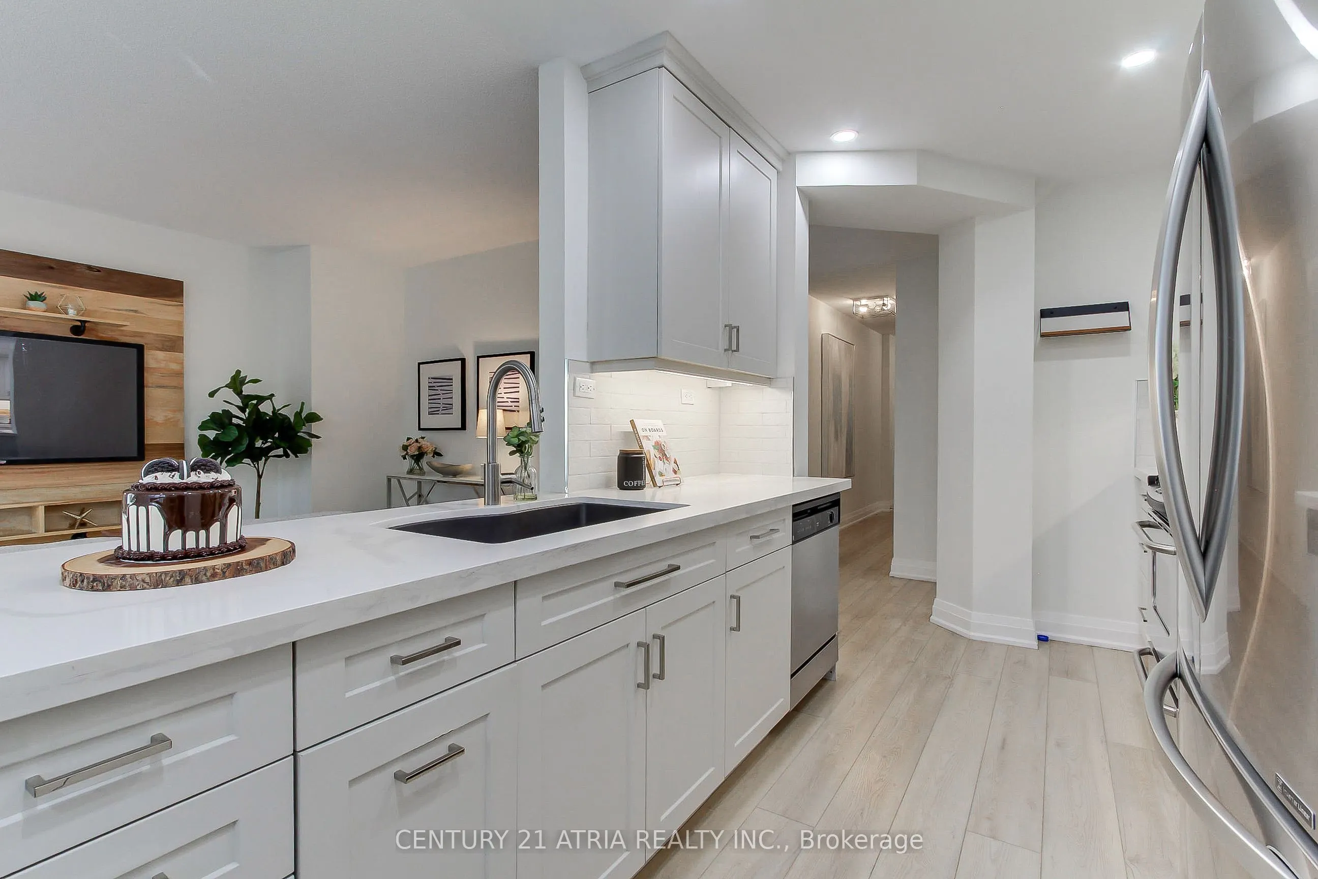 27 Anderson Place #11