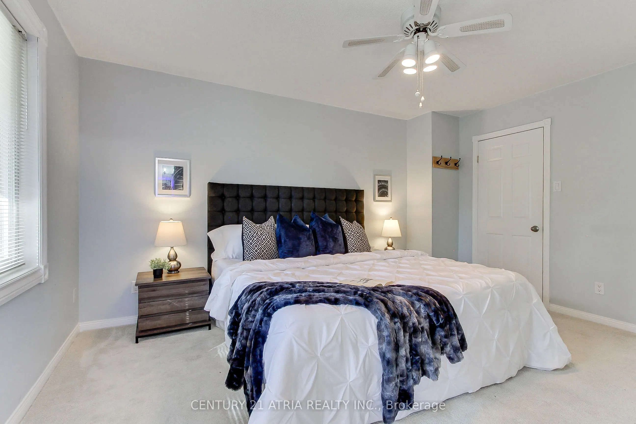 27 Anderson Place #11