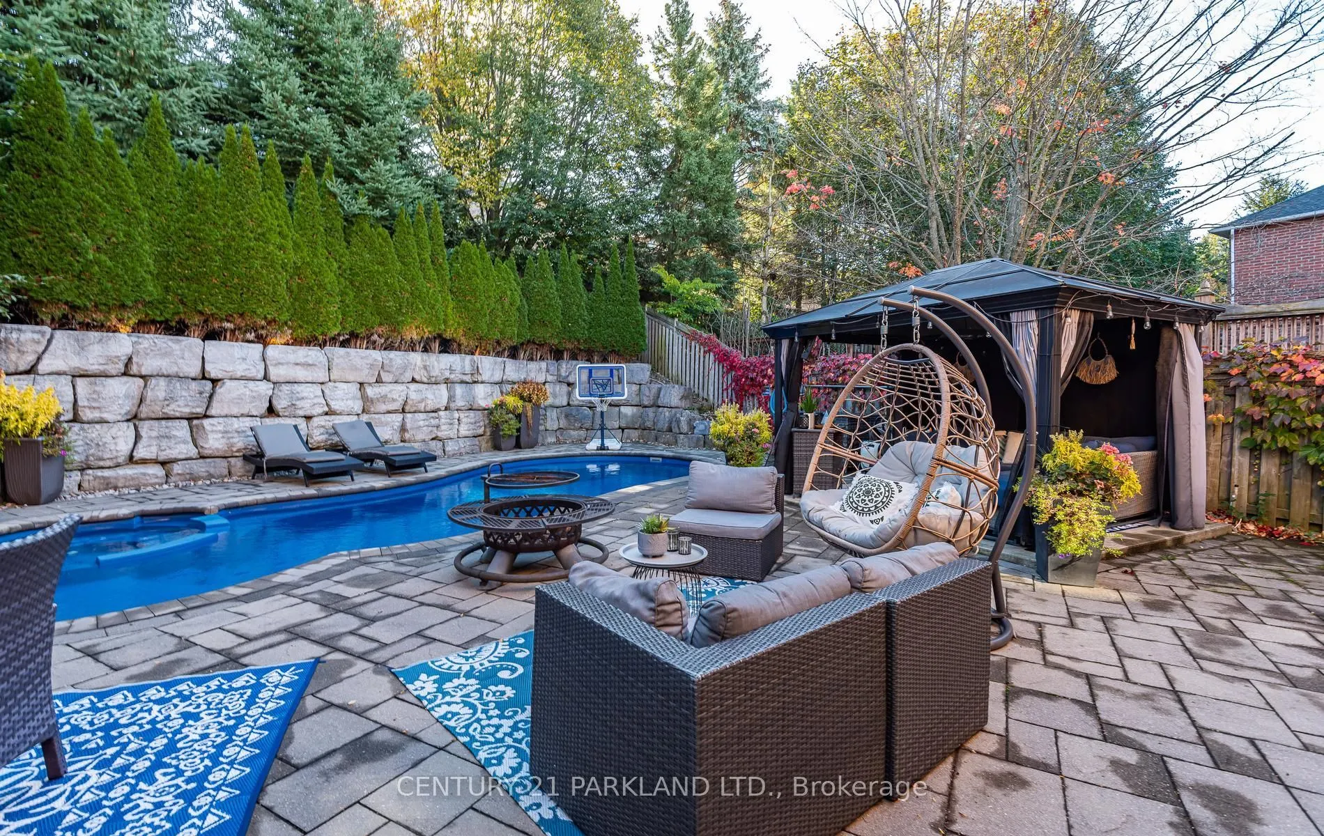 164 Carlyle Crescent