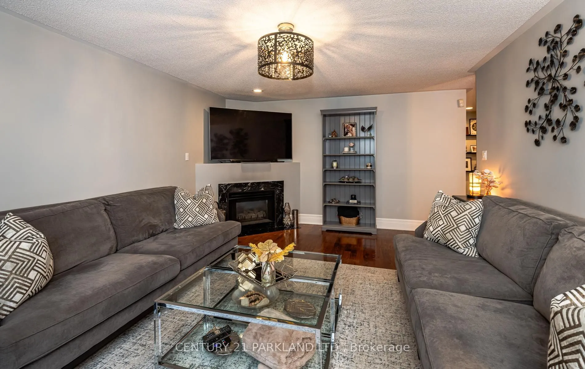 164 Carlyle Crescent