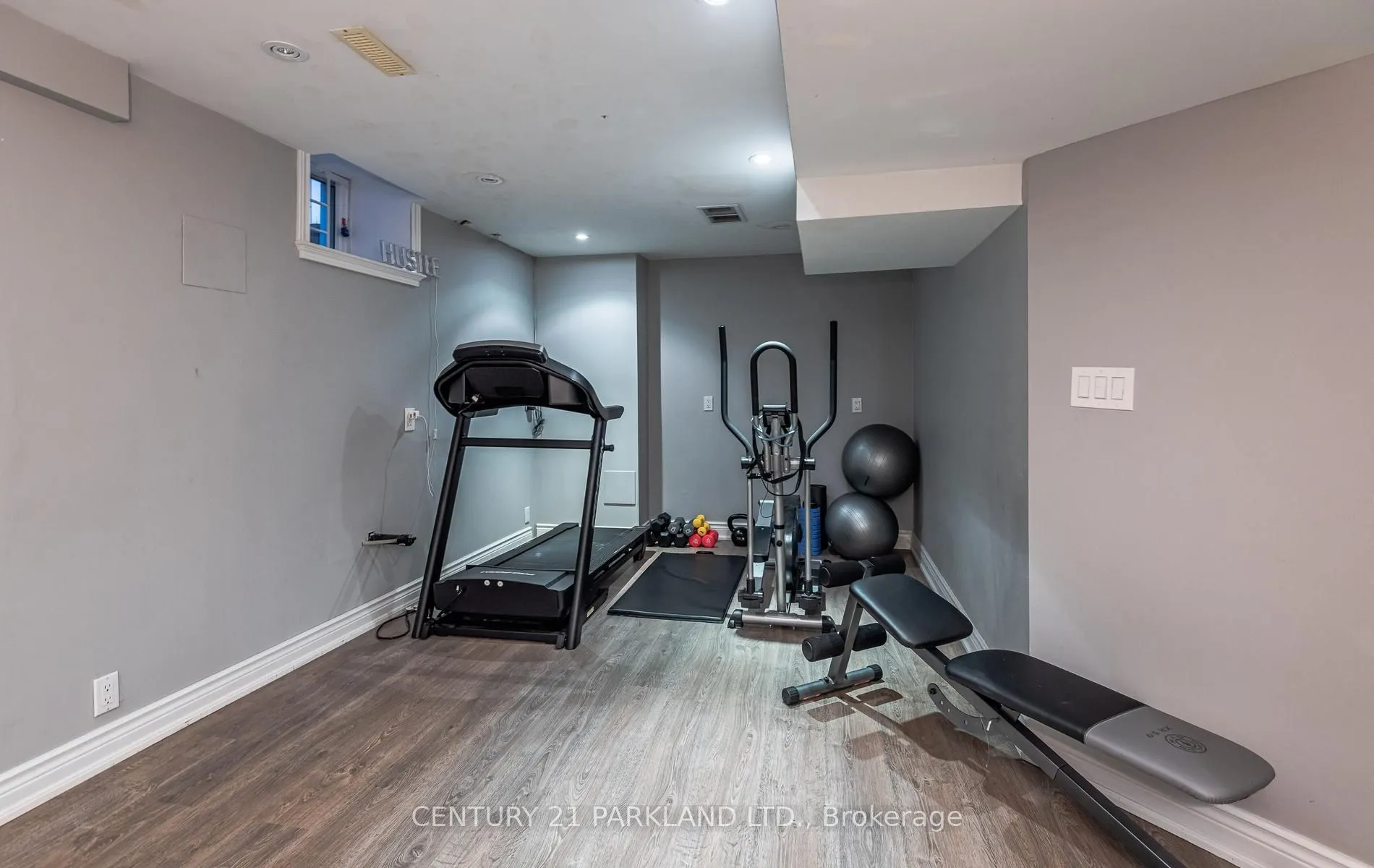 164 Carlyle Crescent