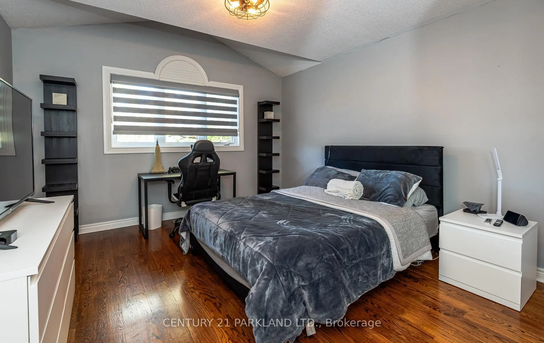 164 Carlyle Crescent