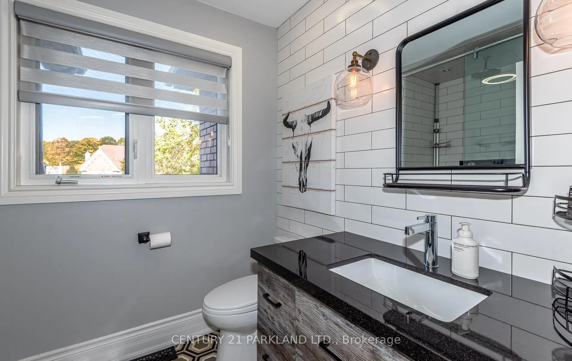 164 Carlyle Crescent