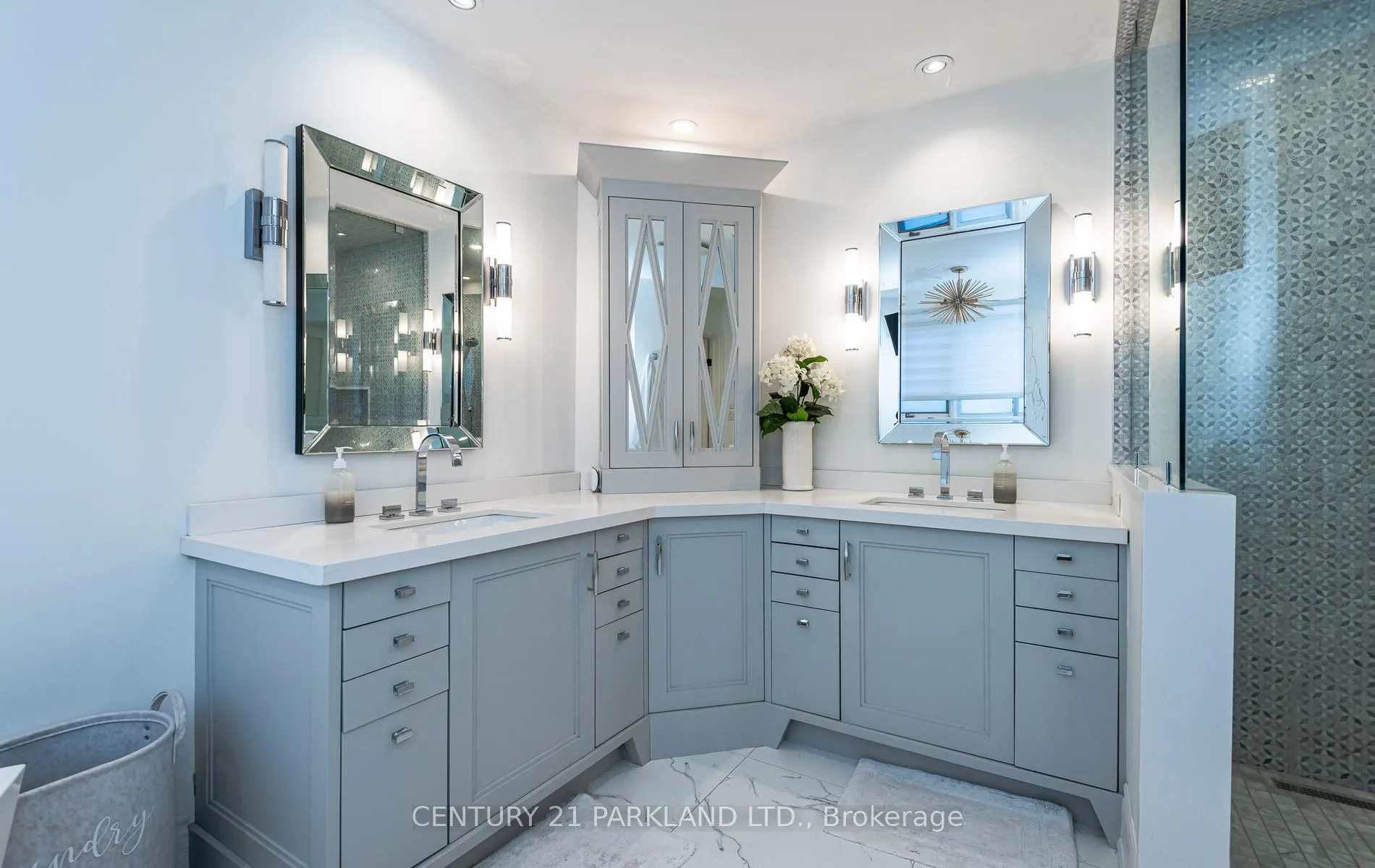 164 Carlyle Crescent