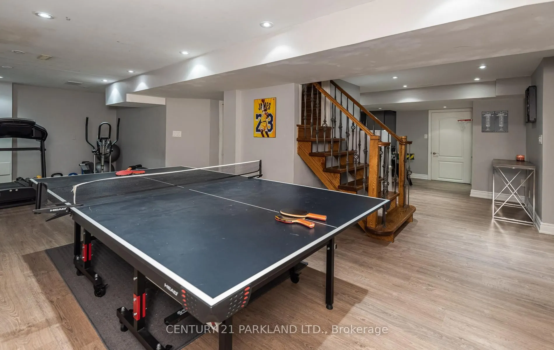 164 Carlyle Crescent