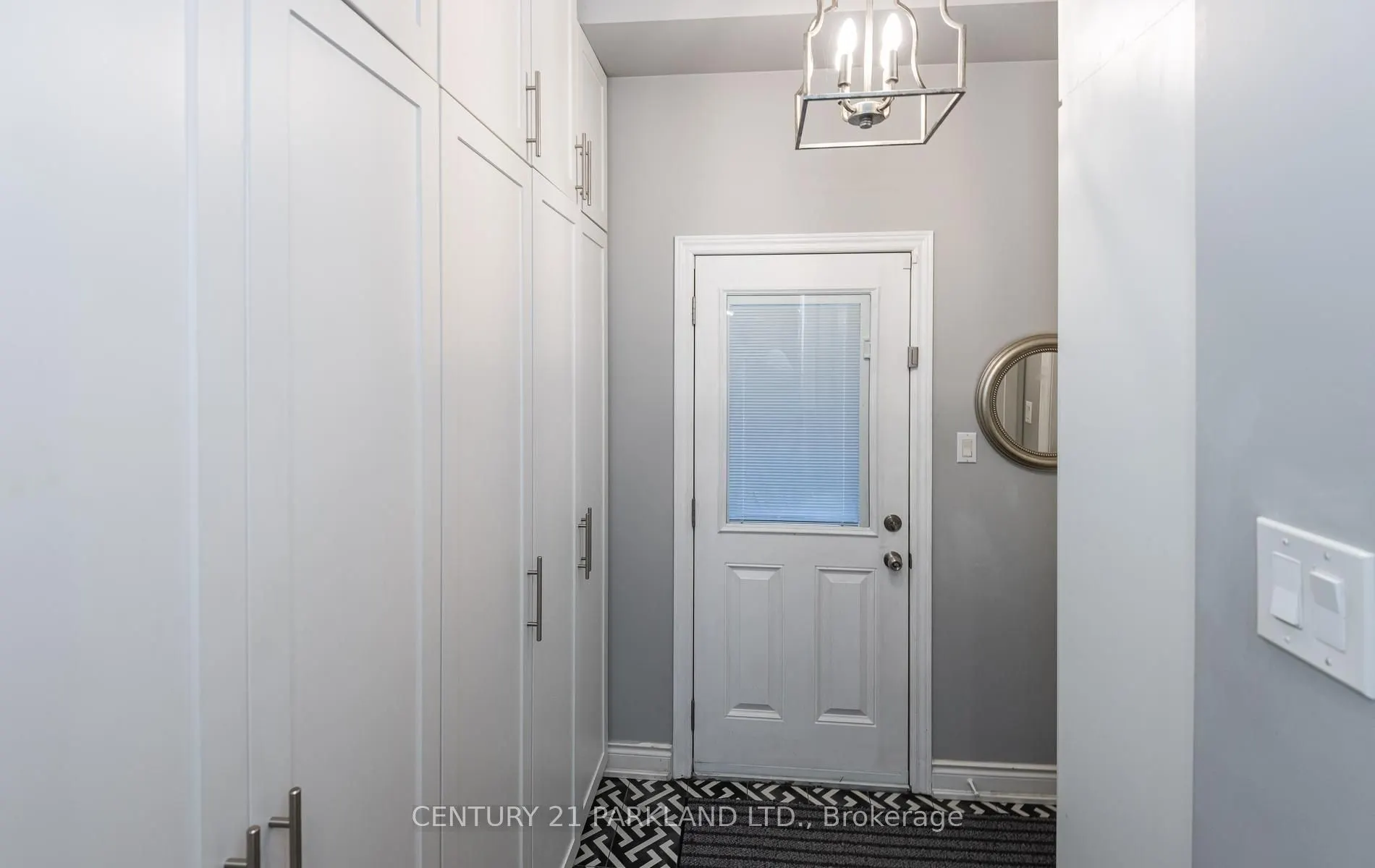 164 Carlyle Crescent