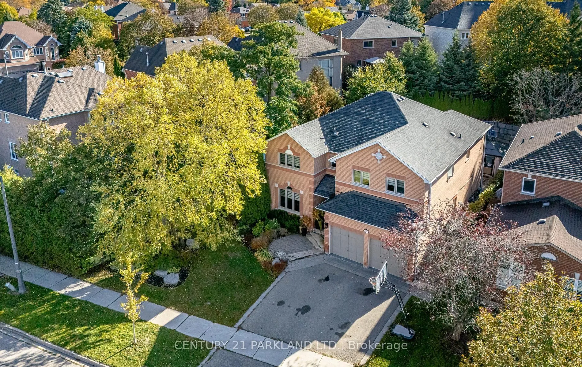 164 Carlyle Crescent