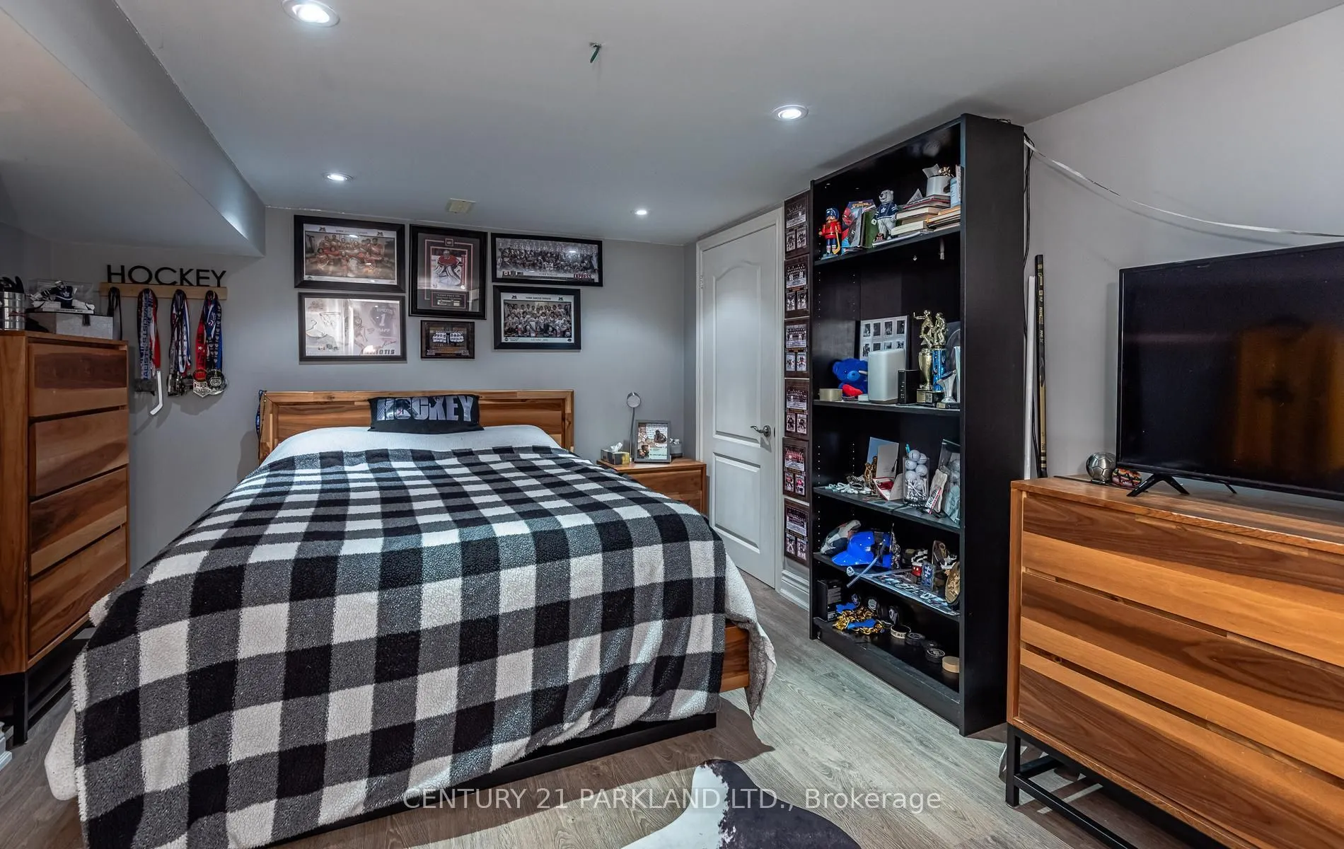 164 Carlyle Crescent