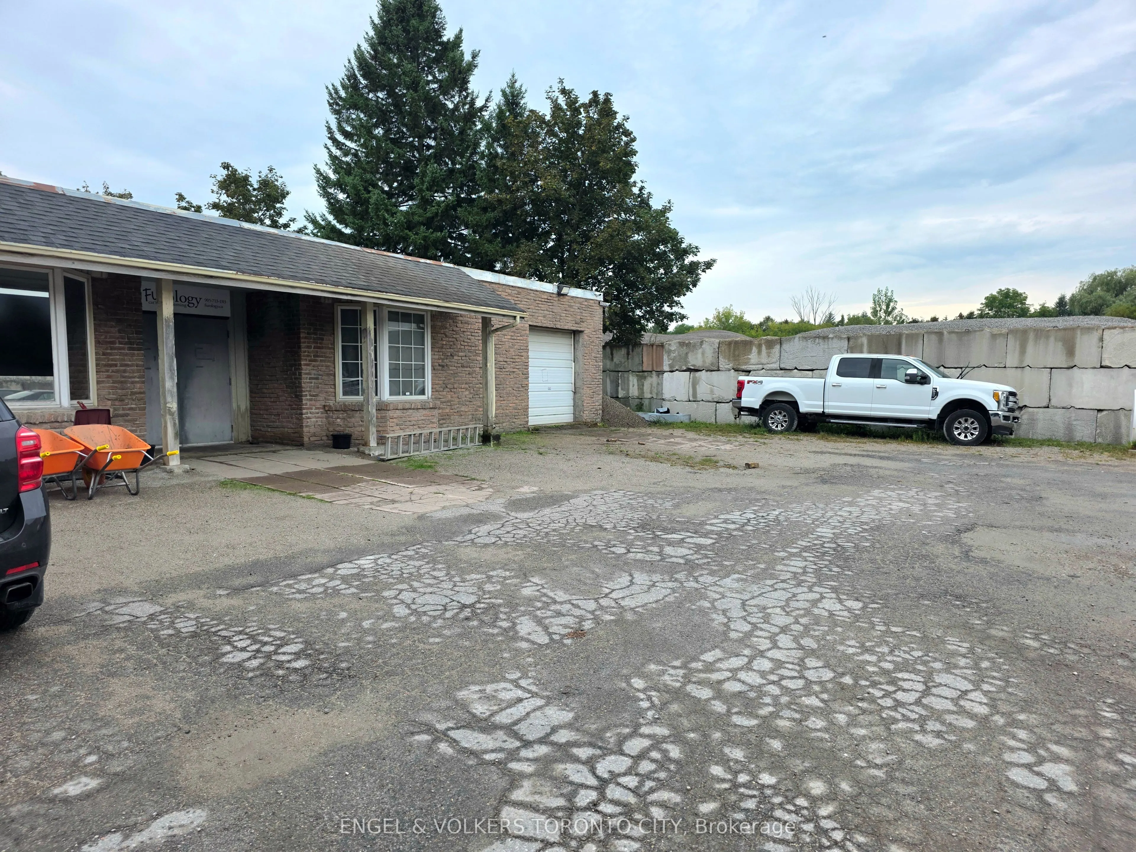 1344 Wellington Street W #2