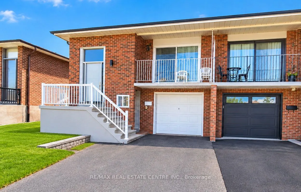 11 Albany Drive