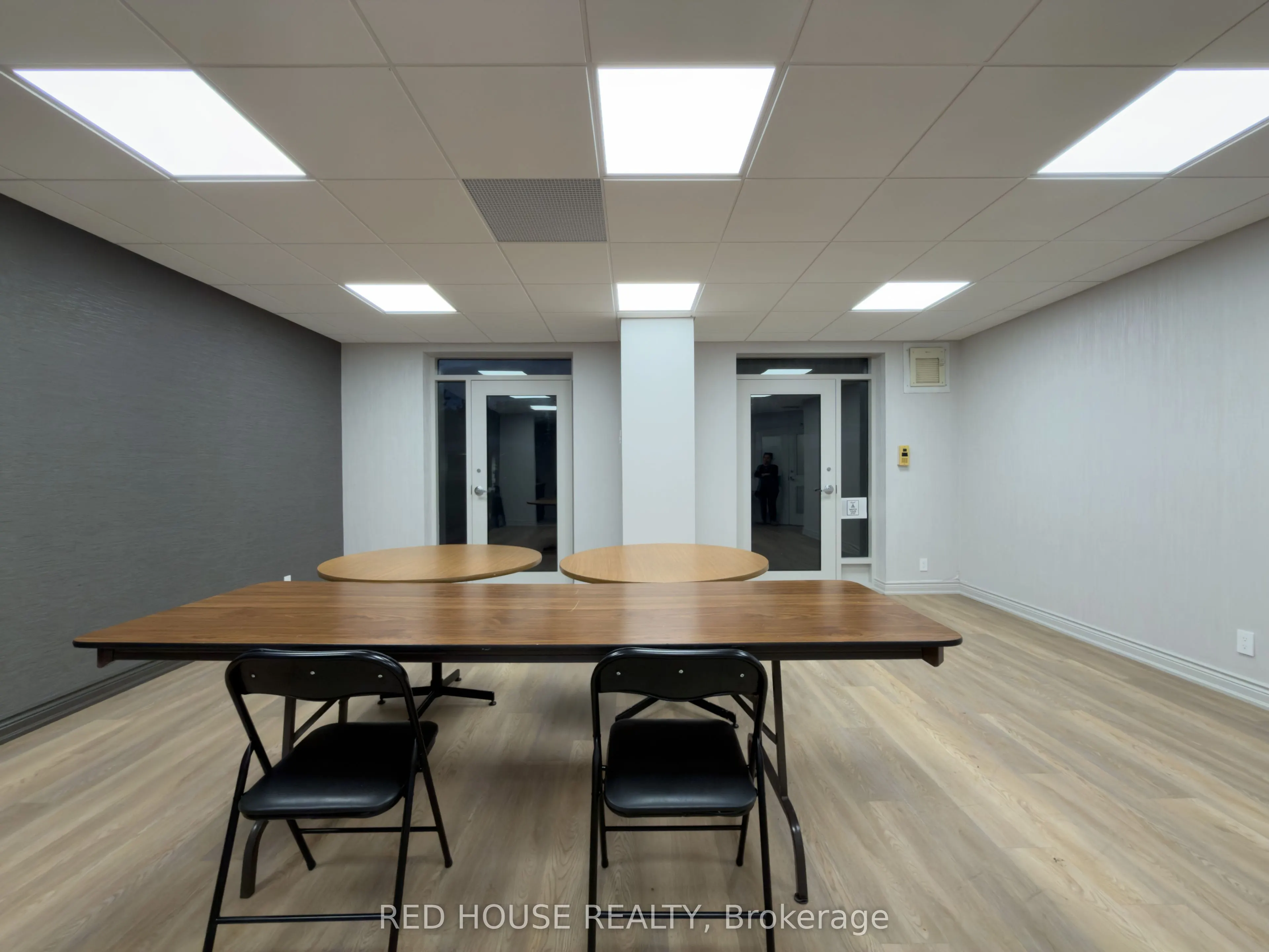 2200 John Street #208