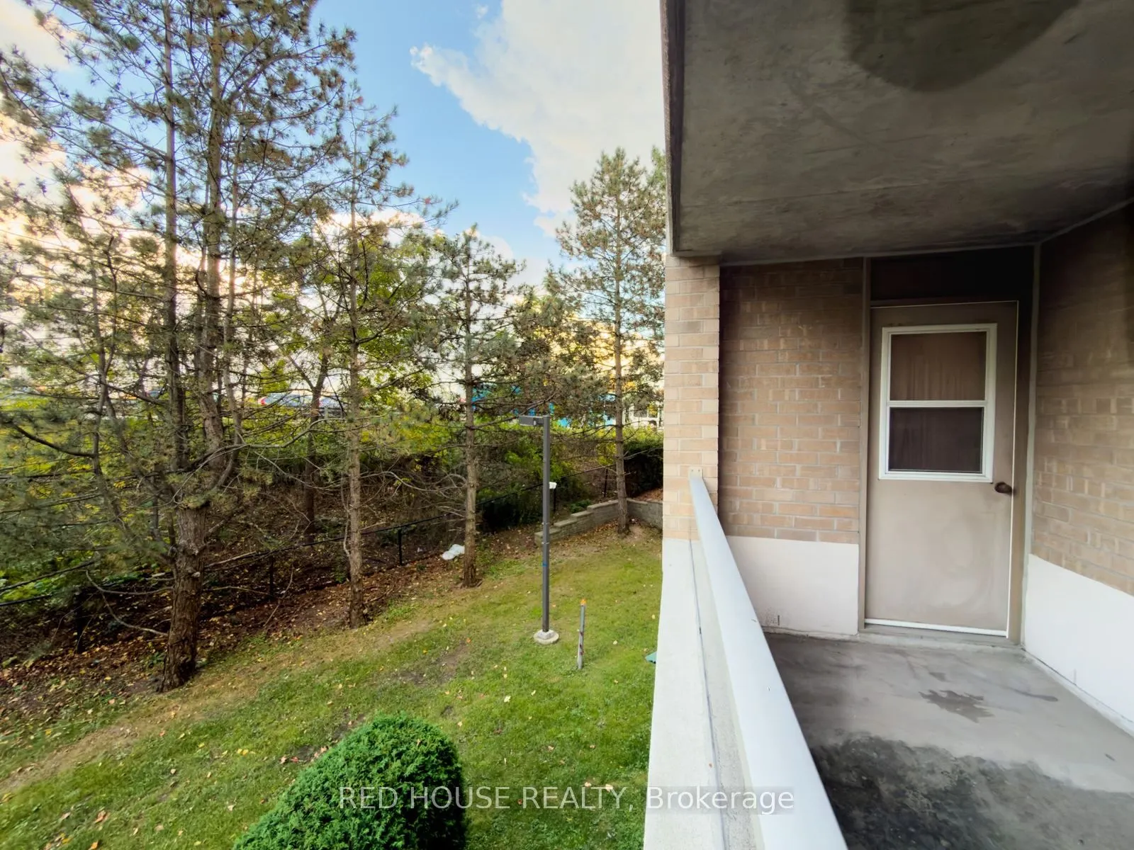 2200 John Street #208