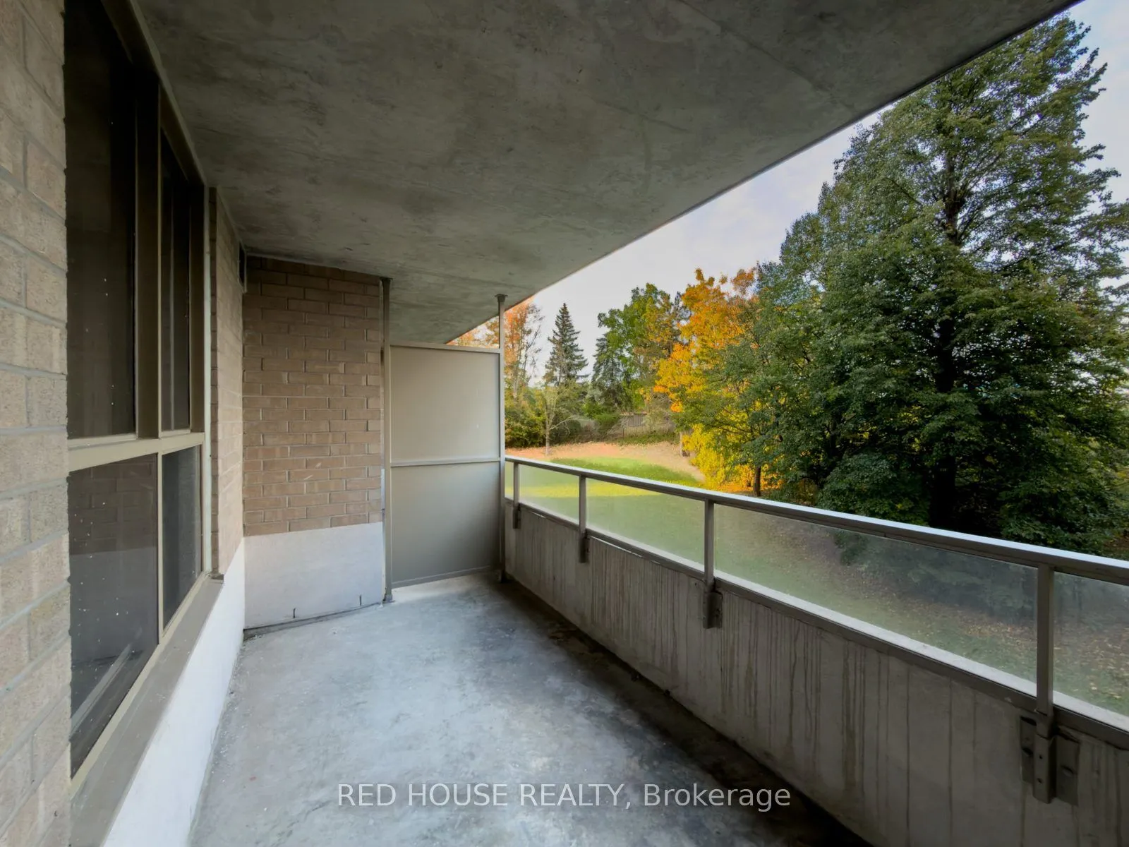 2200 John Street #208