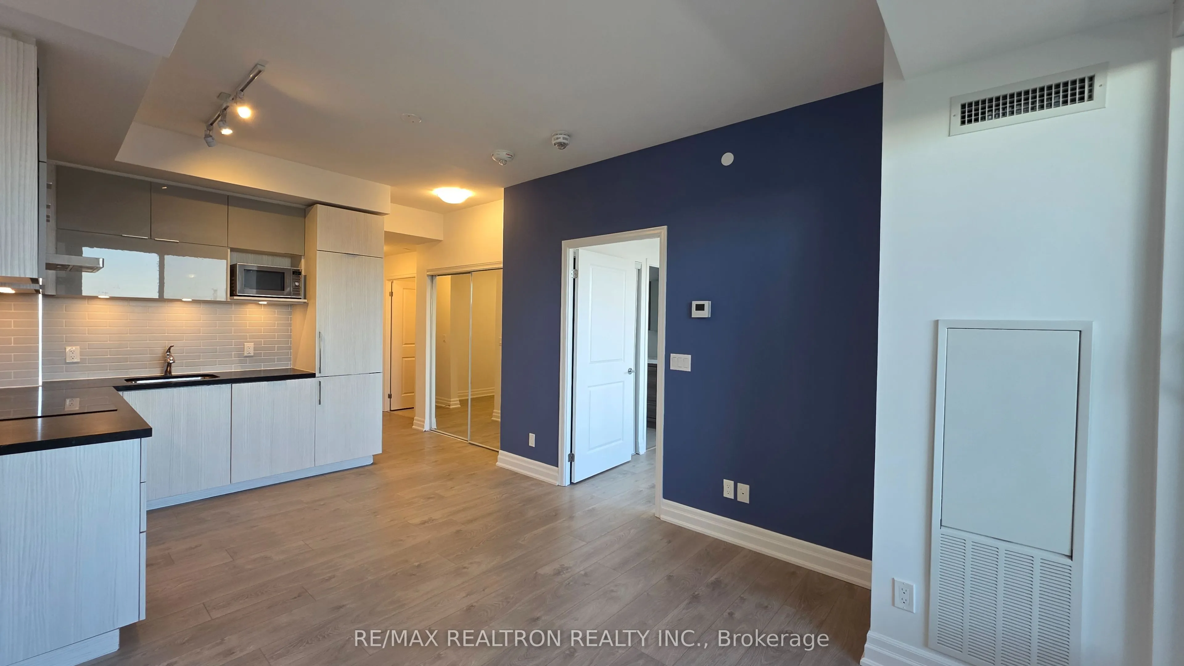 10 Rouge Valley Drive W #1312