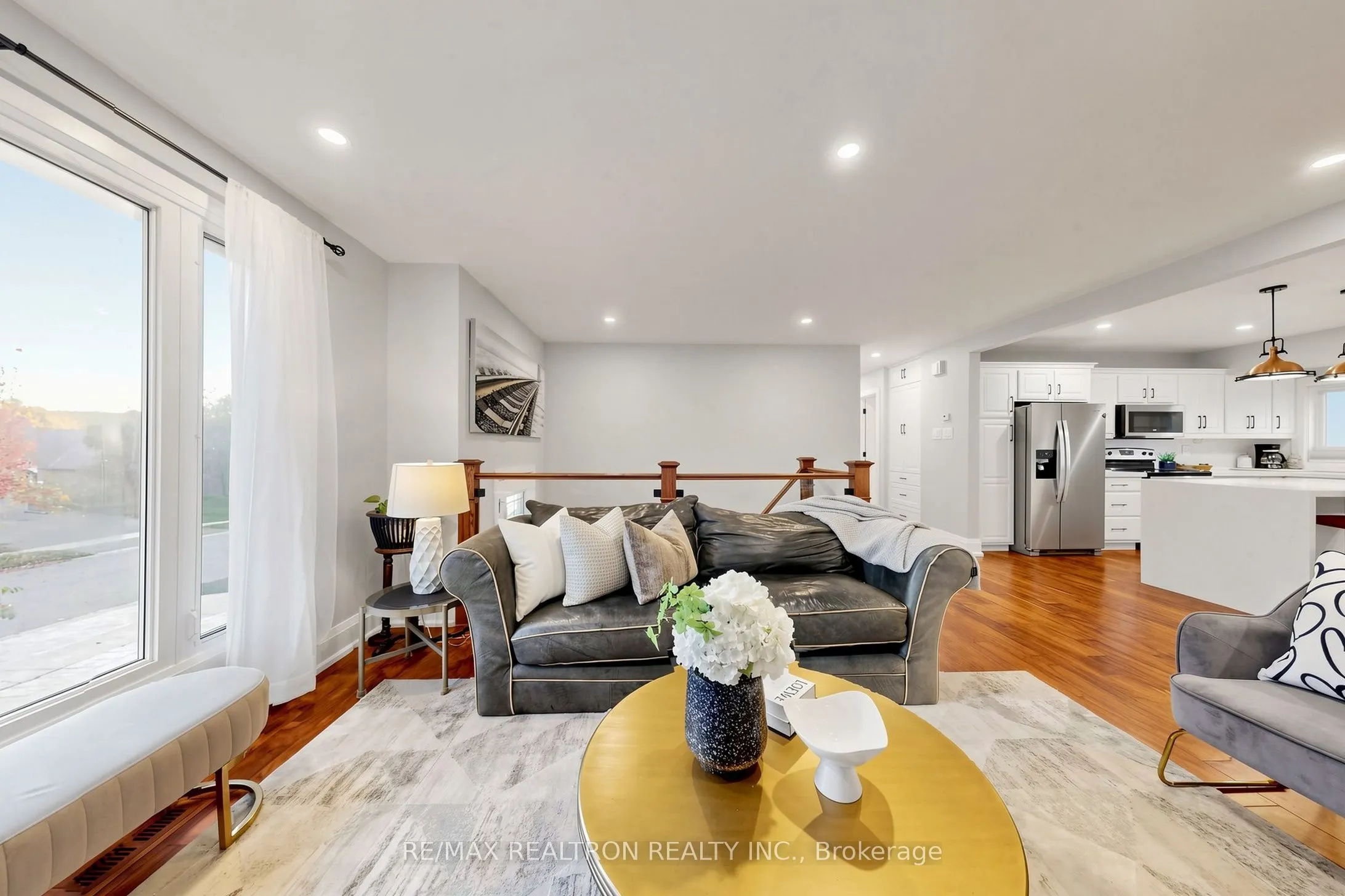 75 Holland River Boulevard