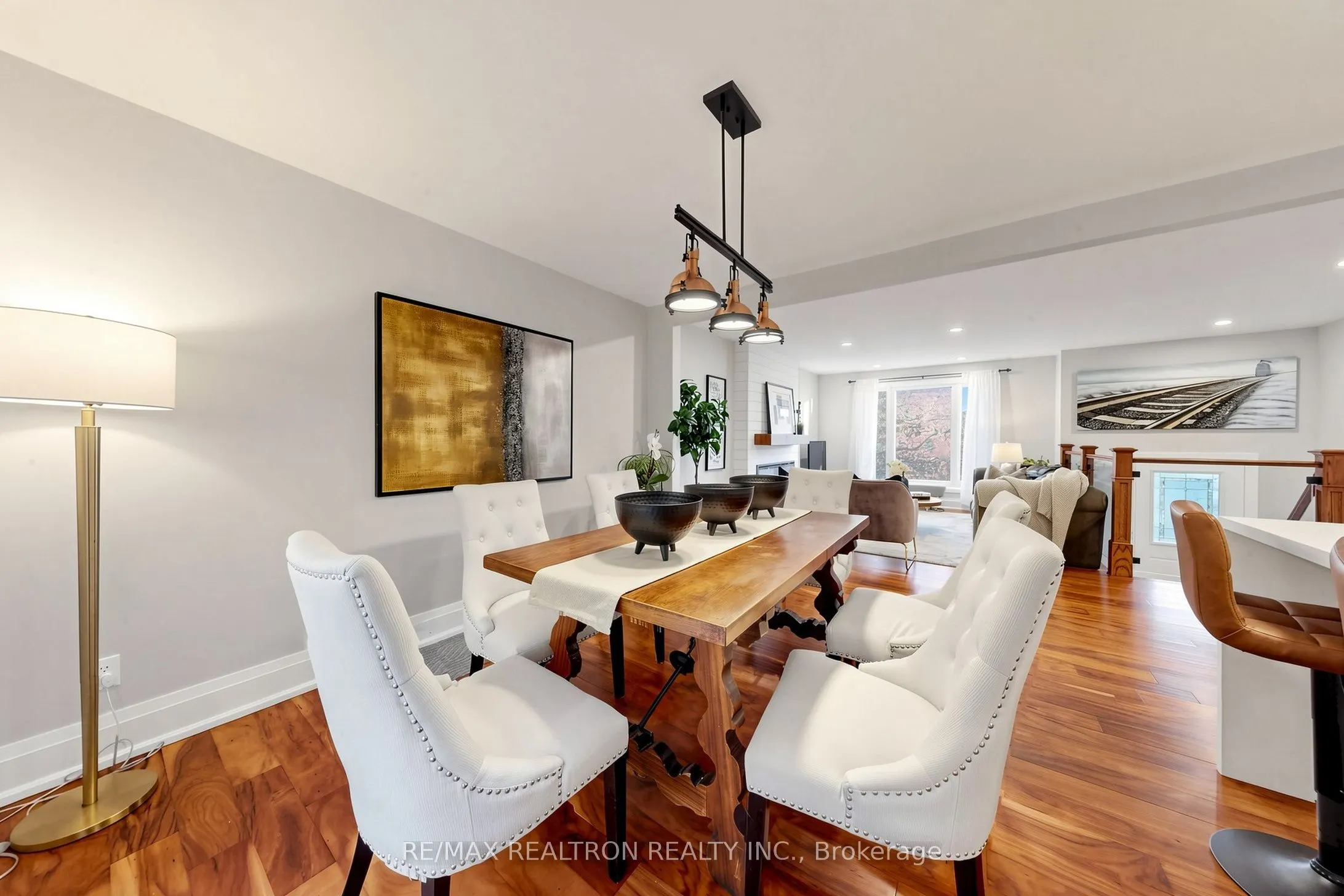 75 Holland River Boulevard