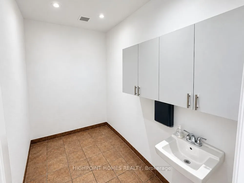 10066 Bayview Avenue #7