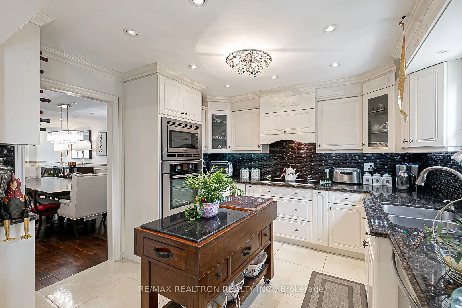 9 Hyde Park Drive