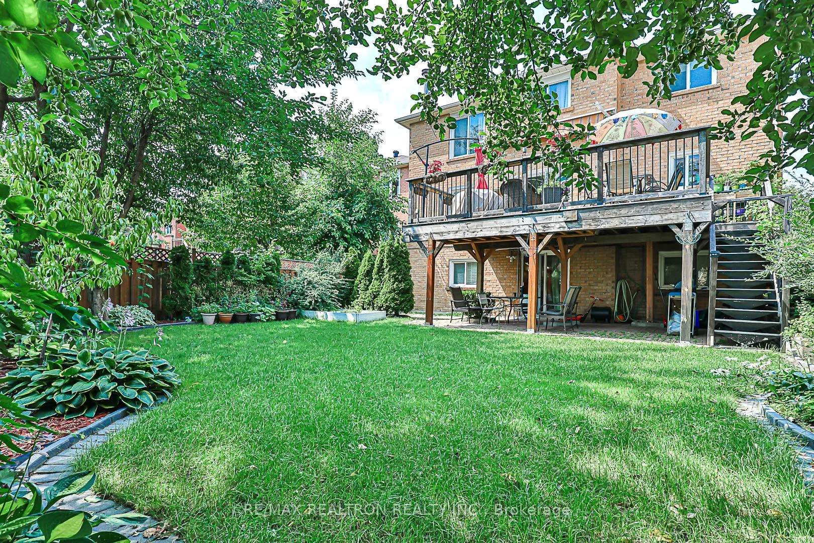 9 Hyde Park Drive