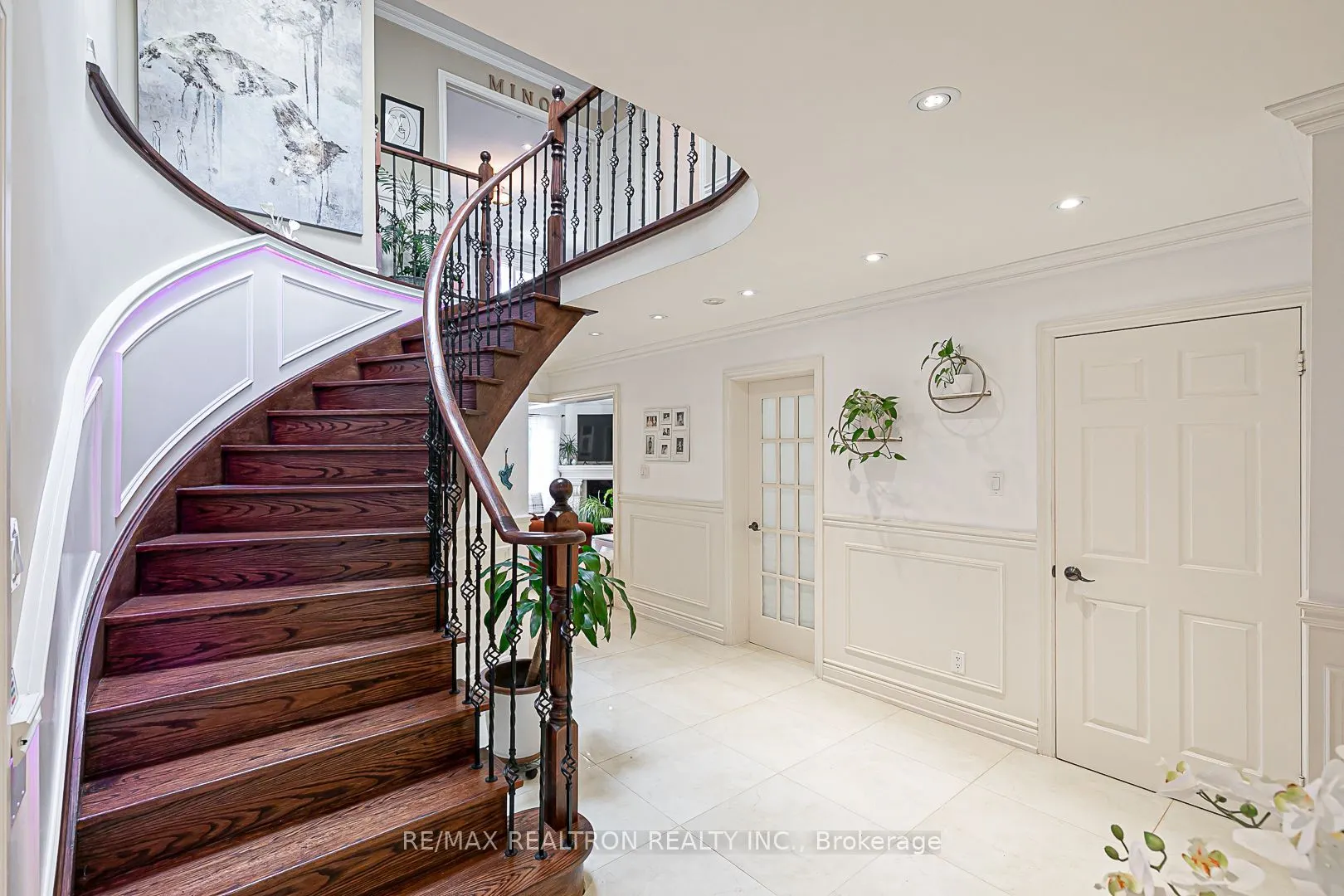 9 Hyde Park Drive