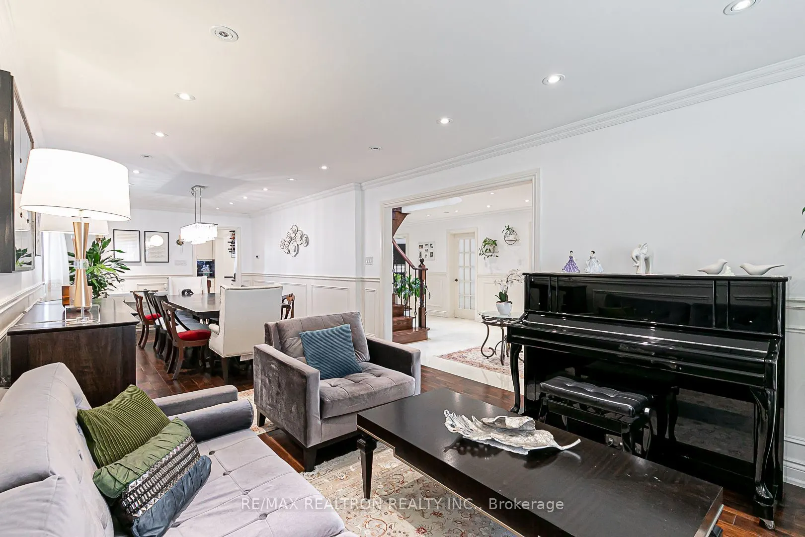 9 Hyde Park Drive