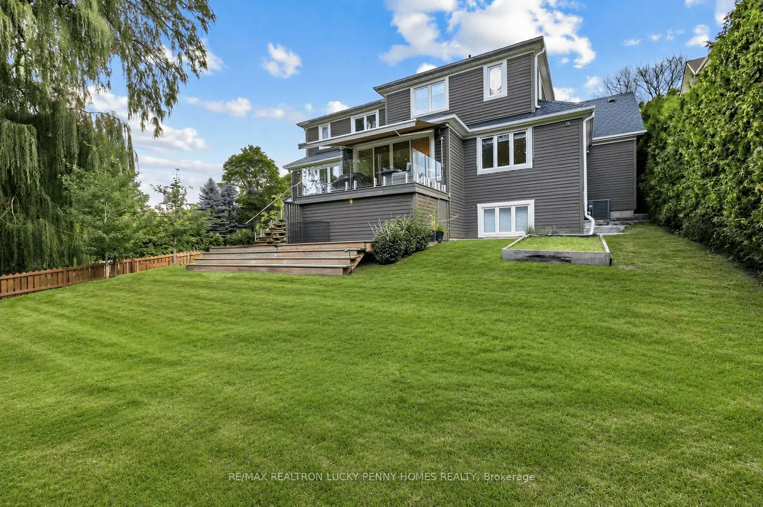 11 Victoria Avenue