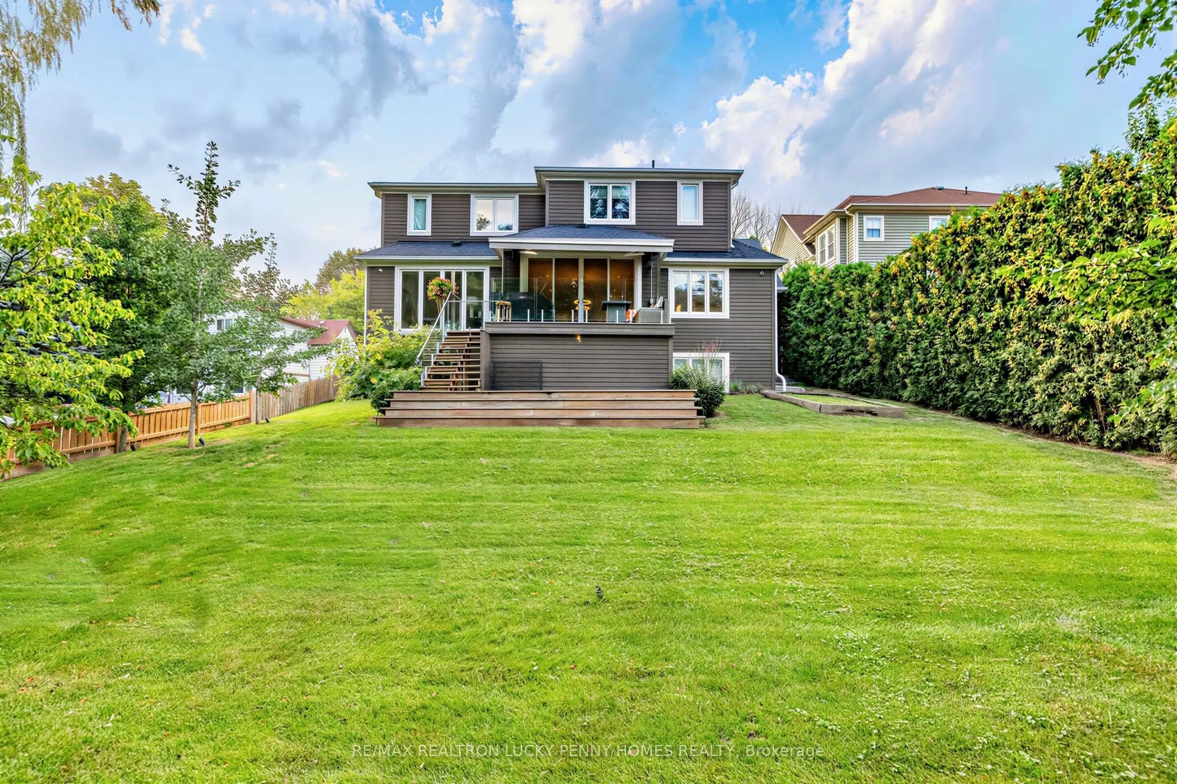 11 Victoria Avenue